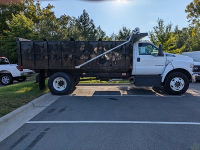 2022 Ford F-750SD Base