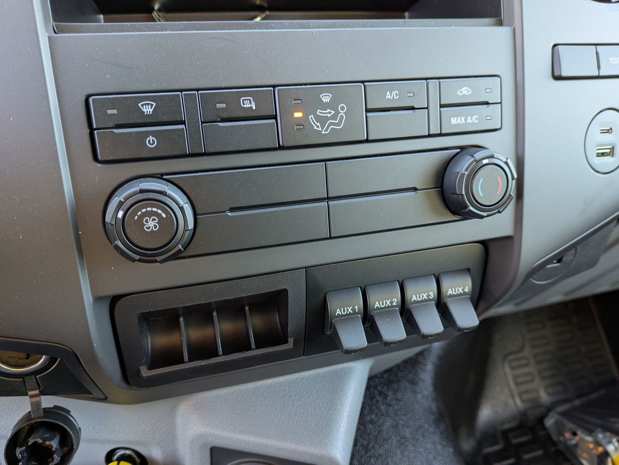 2026 Ford F-750SD Base