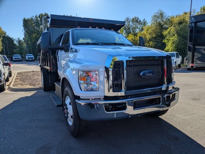 2027 Ford F-750SD Base