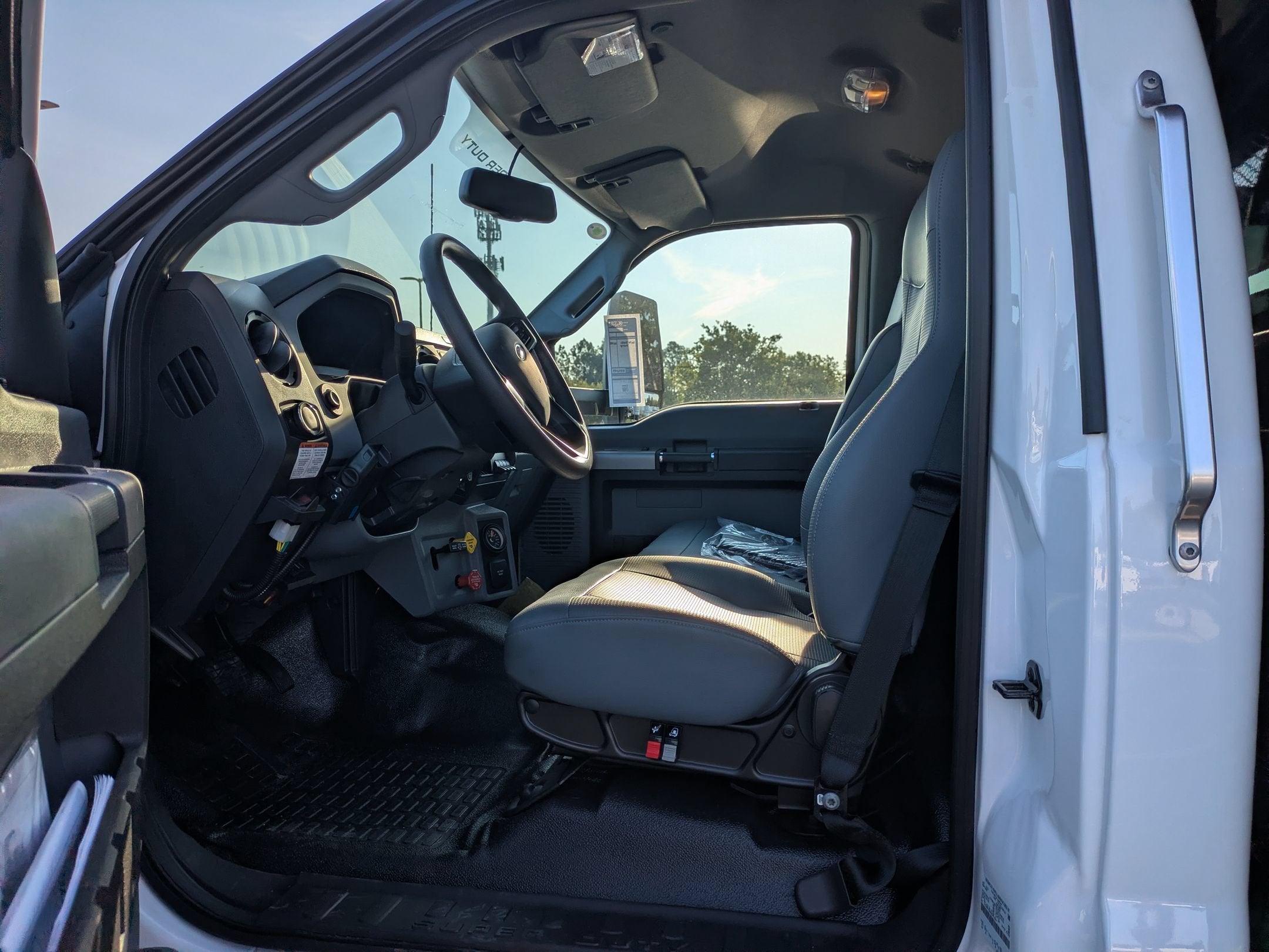 2027 Ford F-750SD Base