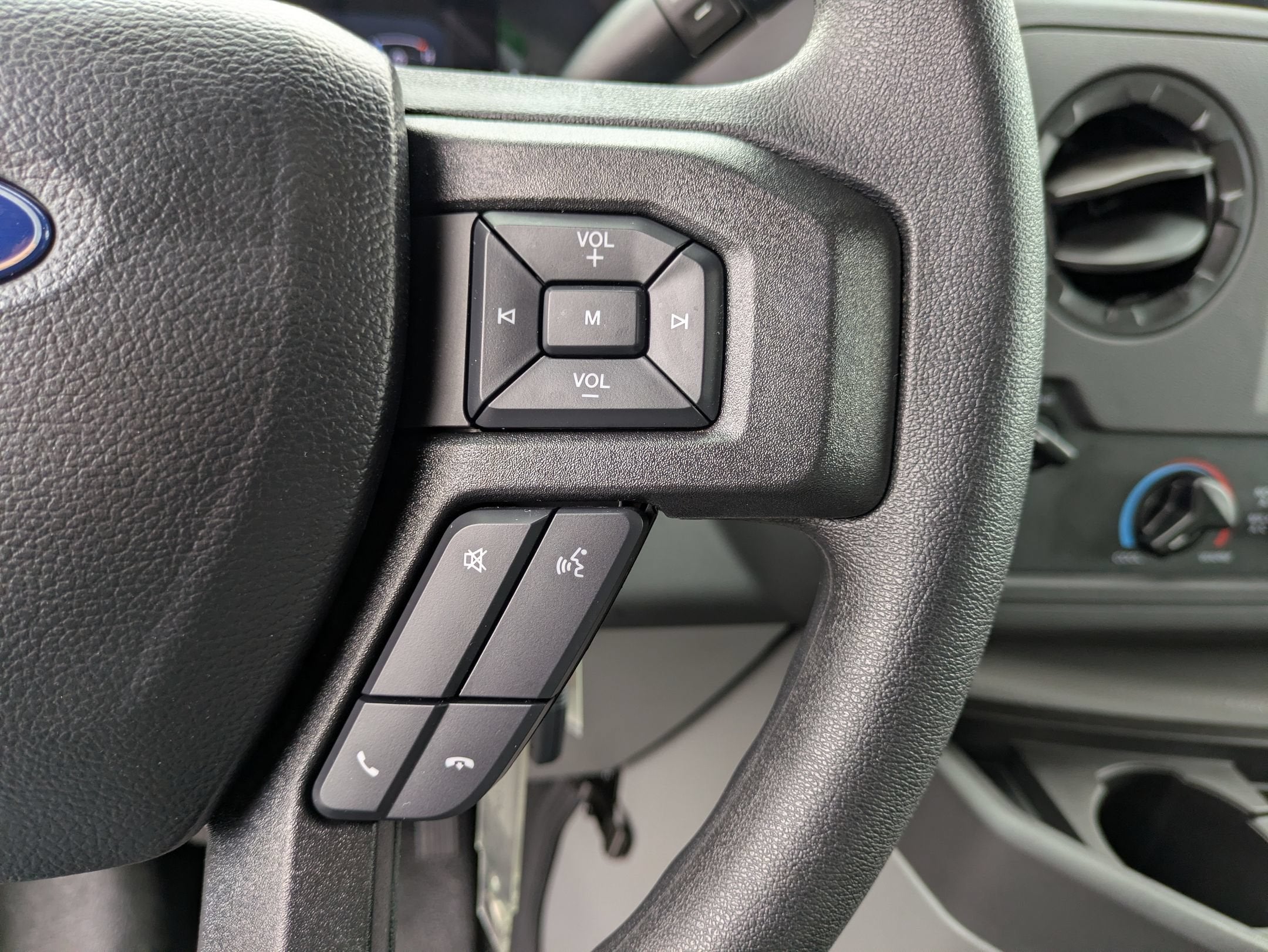 2027 Ford E-Series Cutaway Base