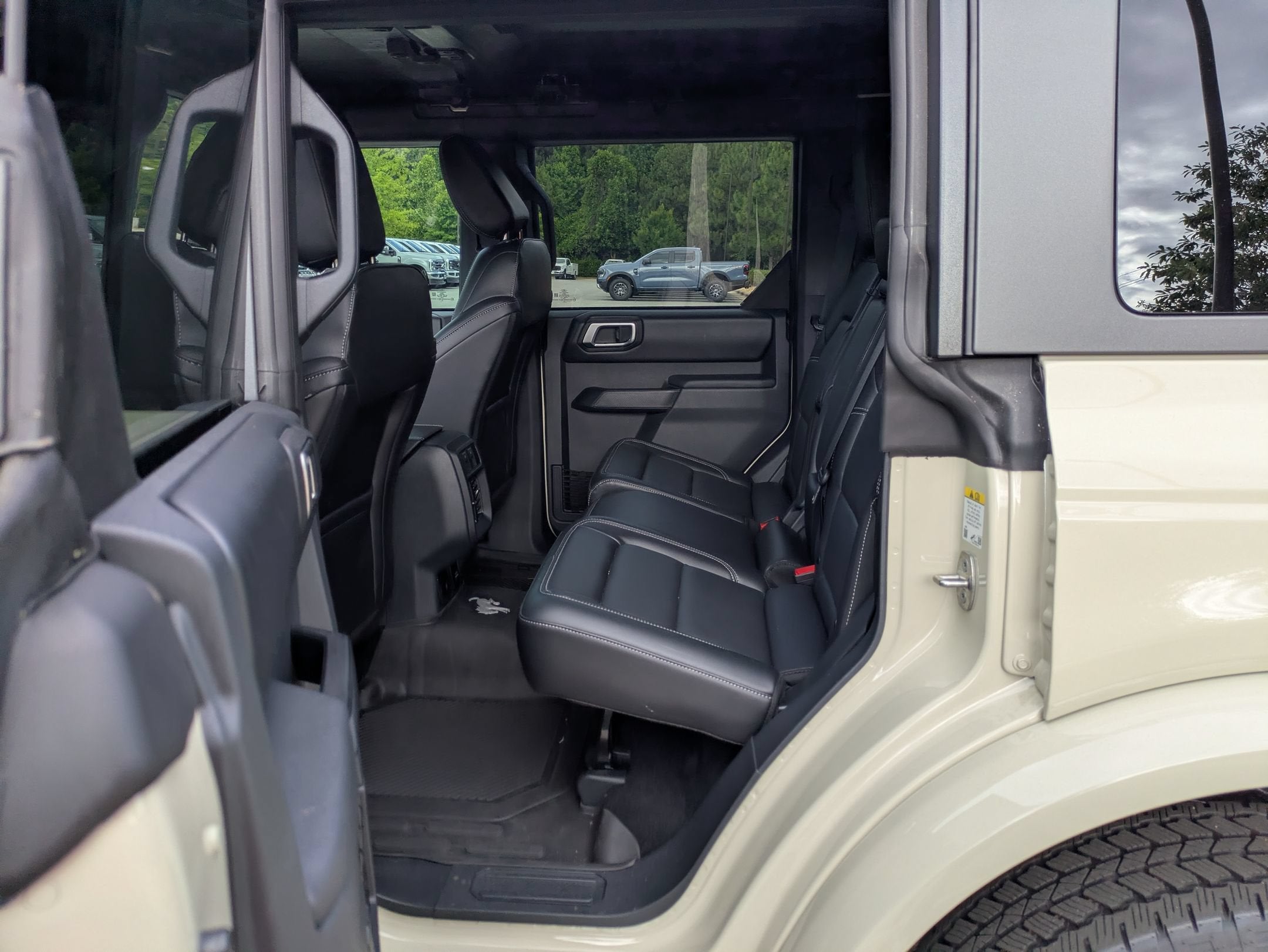 2026 Ford Bronco Outer Banks - Crossroads Courtesy Demo