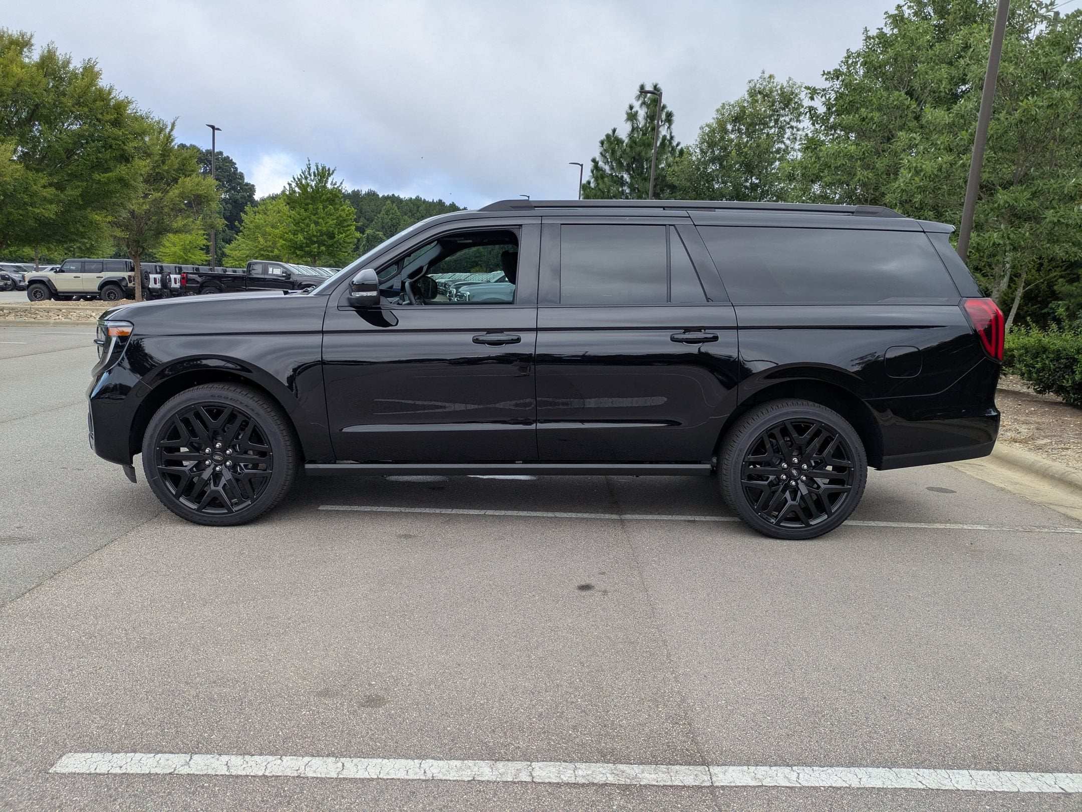 2027 Ford Expedition Max Platinum