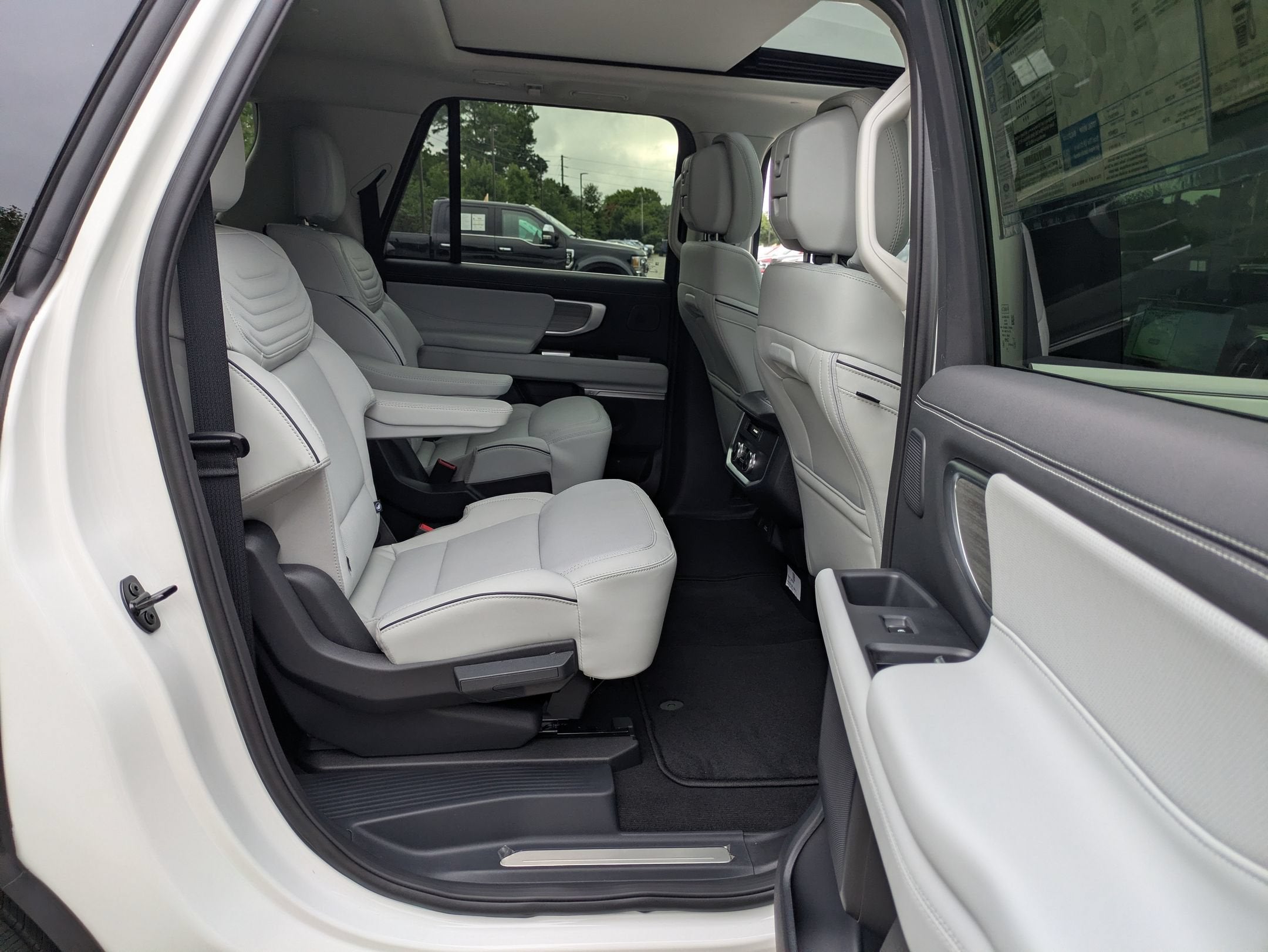 2027 Ford Expedition Max Platinum