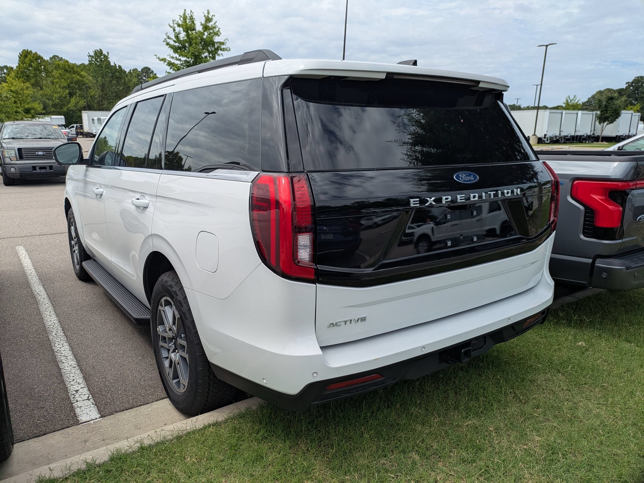 2025 Ford Expedition Active