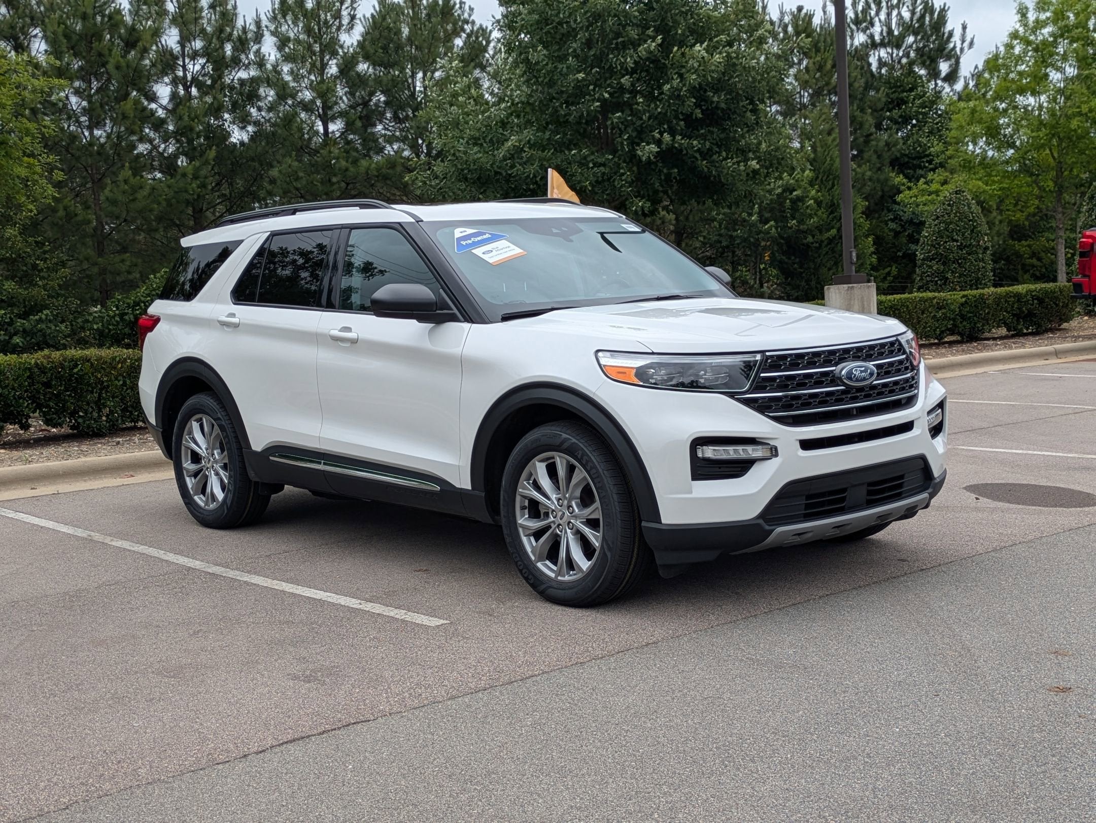 2023 Ford Explorer XLT 4WD's photo