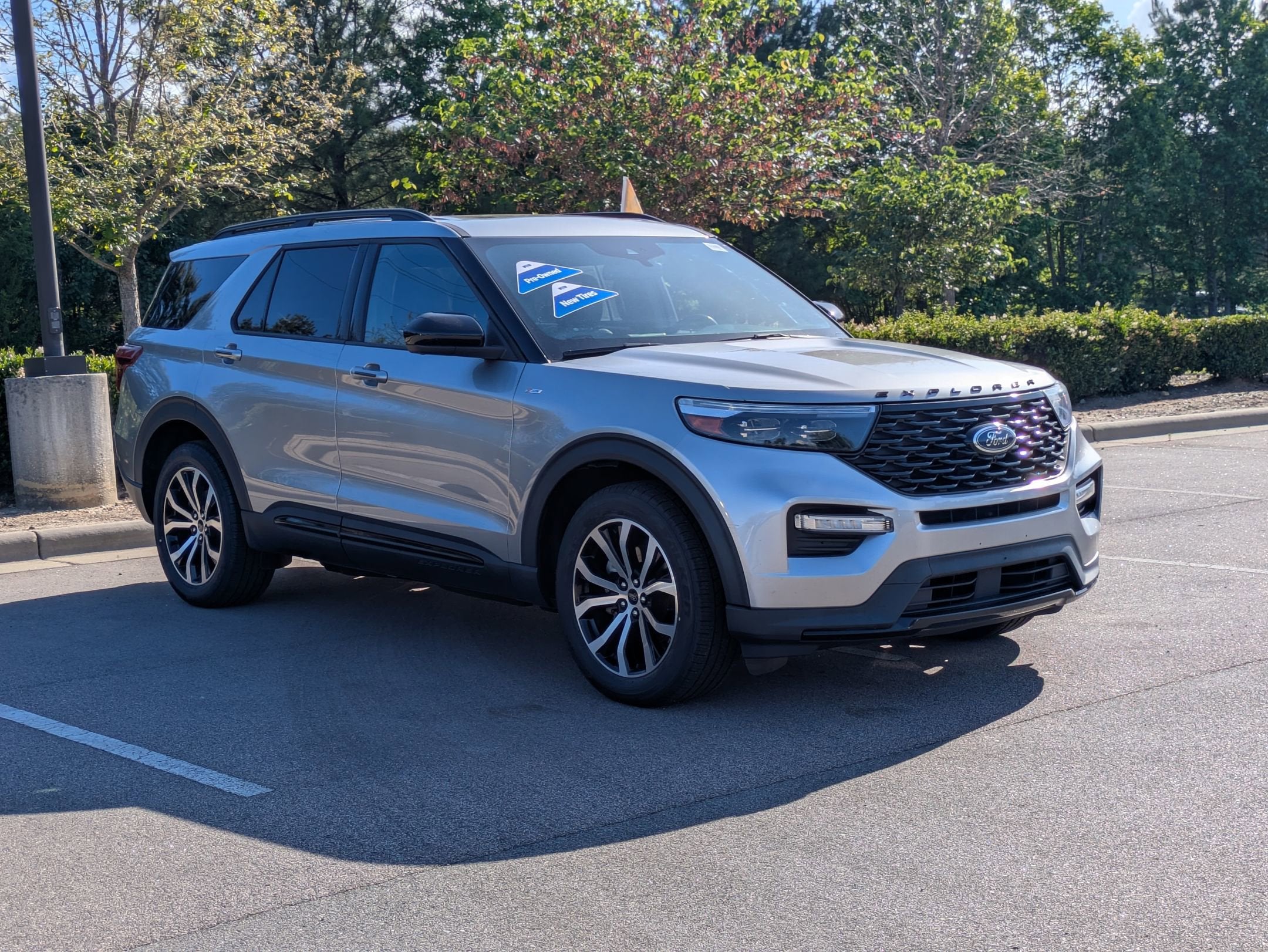 2022 Ford Explorer ST-LINE 4WD's photo