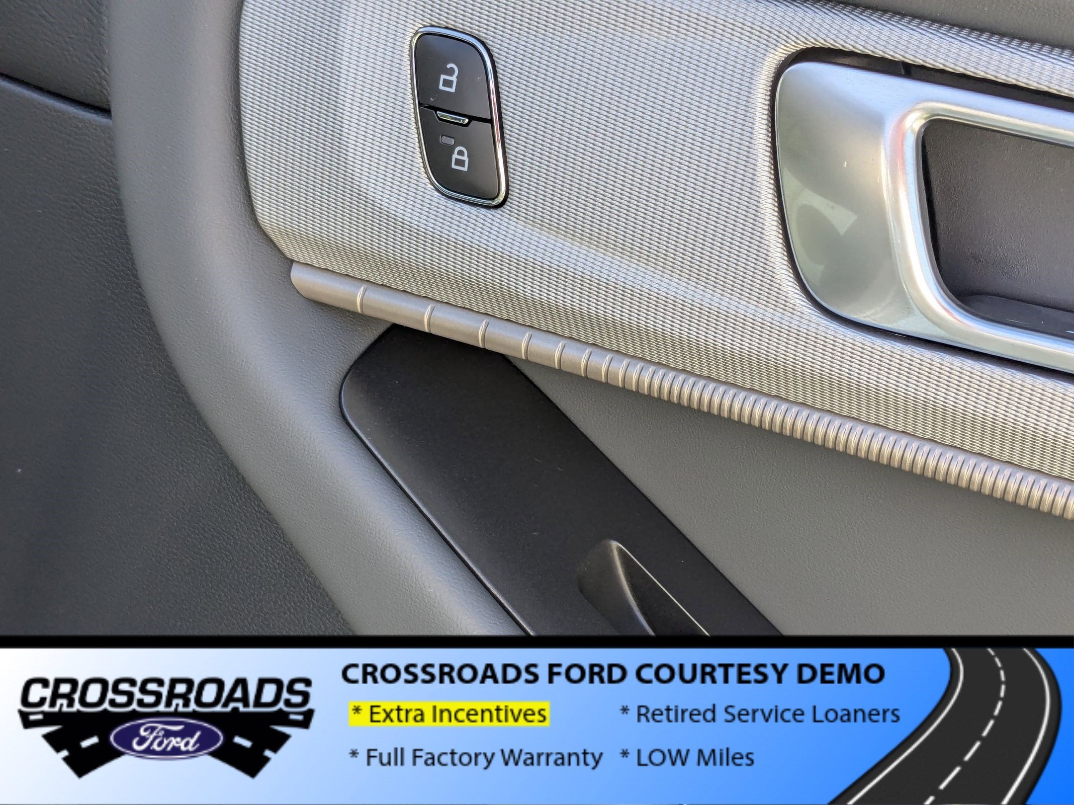 2026 Ford Explorer Active w/100A Pkg - Crossroads Courtesy Demo