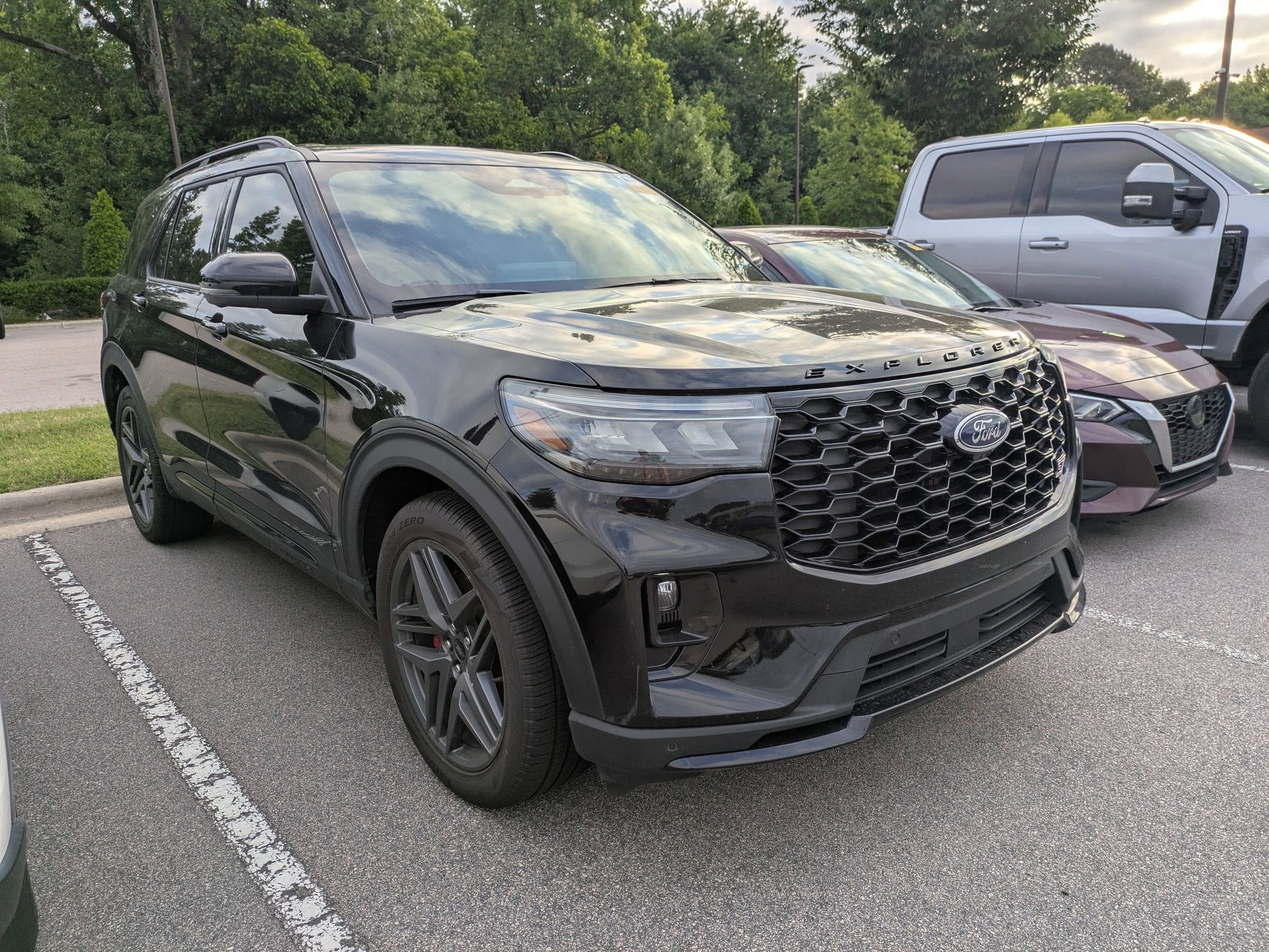 2025 Ford Explorer ST 4WD (PL535)'s photo