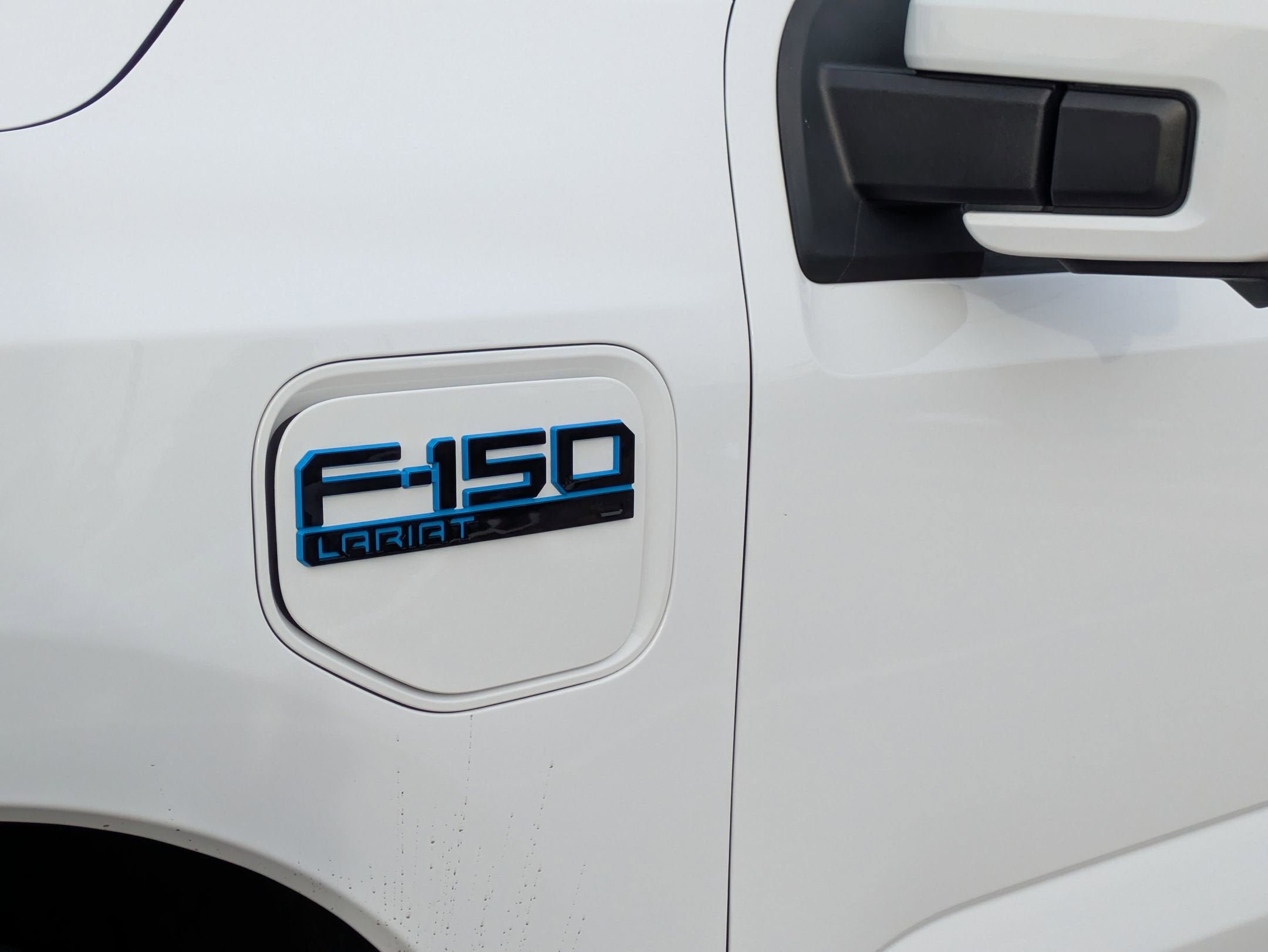 2024 Ford F-150 Lightning LARIAT