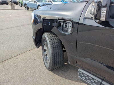 2025 Ford F-150 Lightning LARIAT