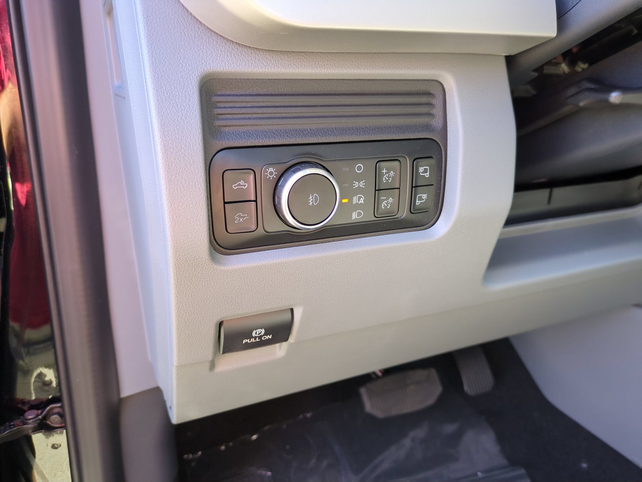 2027 Ford Super Duty F-250 SRW XLT