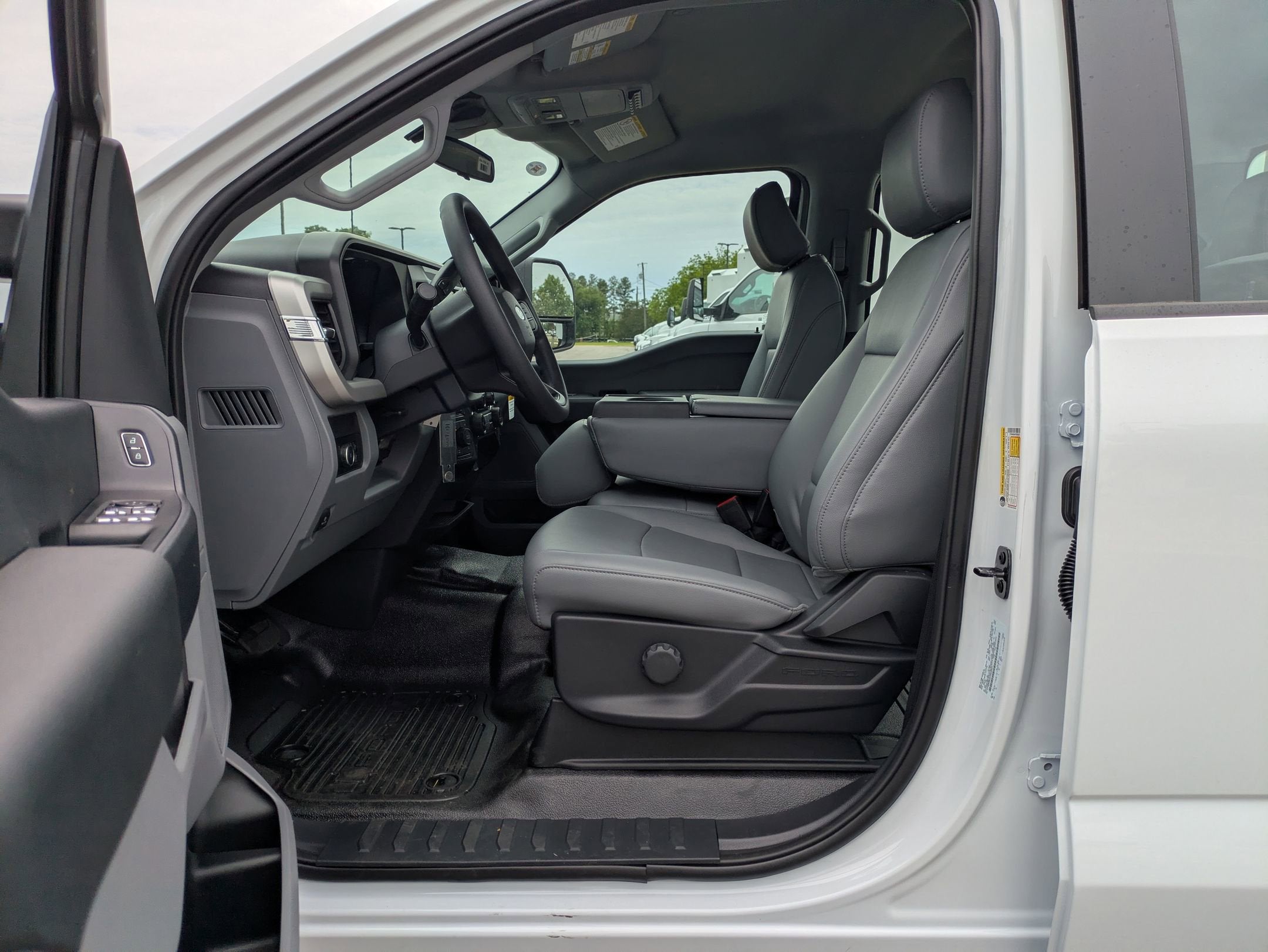 2026 Ford Super Duty F-350 SRW XL