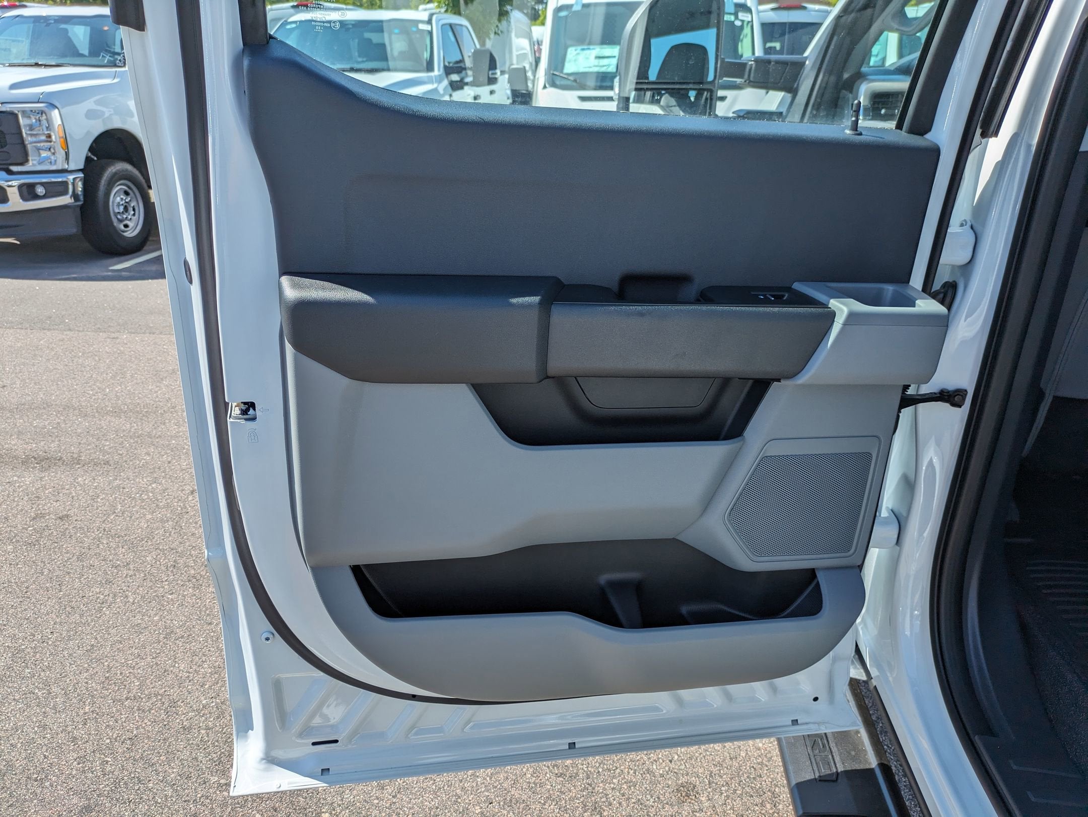 2025 Ford Super Duty F-350 SRW XL