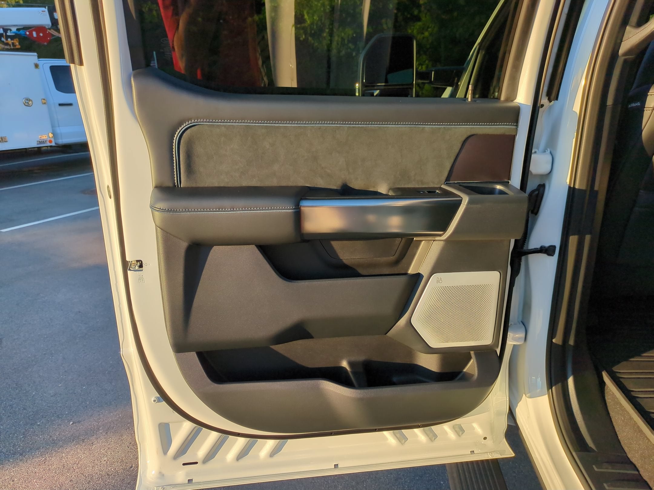 2027 Ford Super Duty F-350 SRW Platinum
