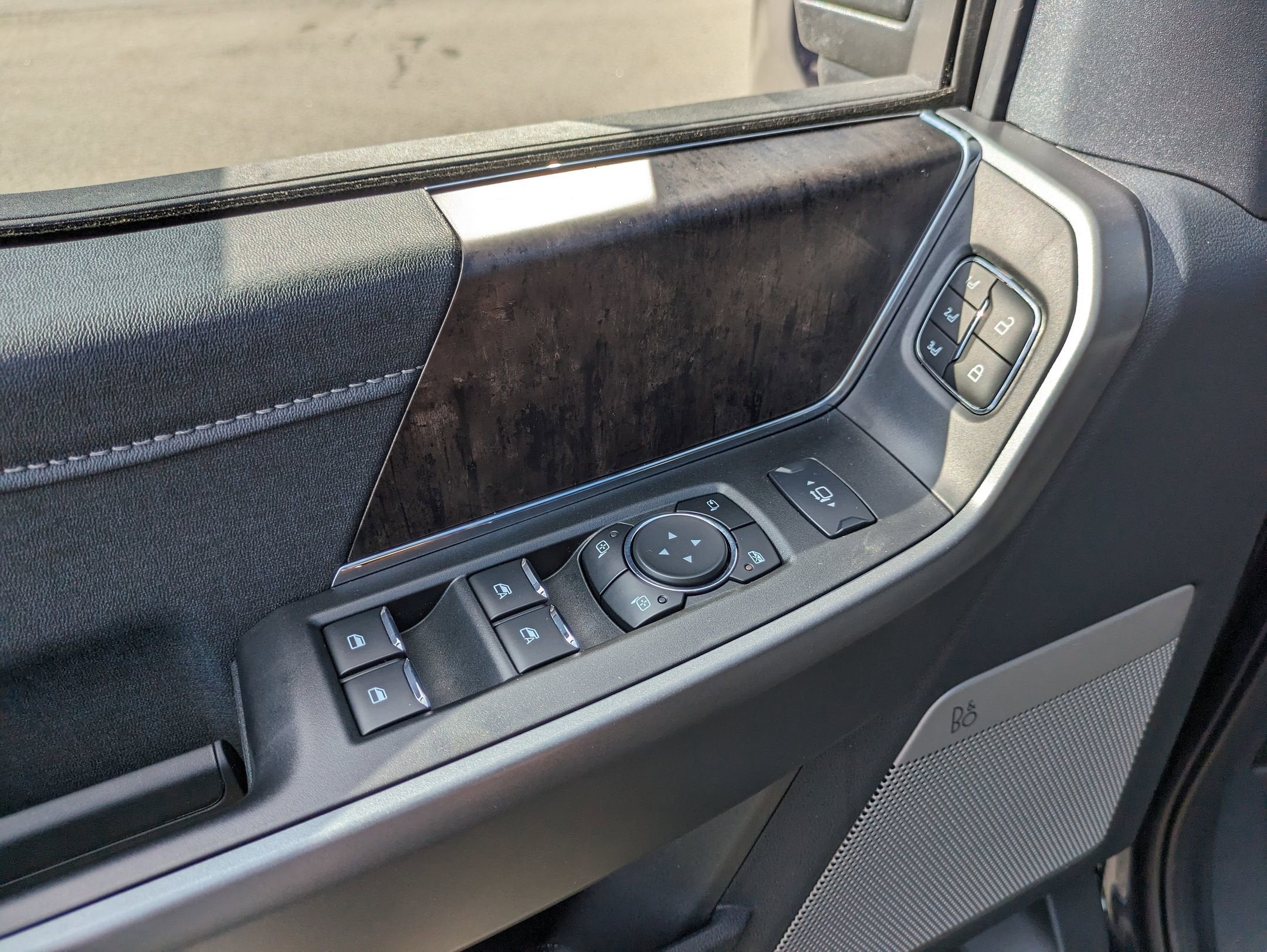 2025 Ford Super Duty F-350 SRW LARIAT