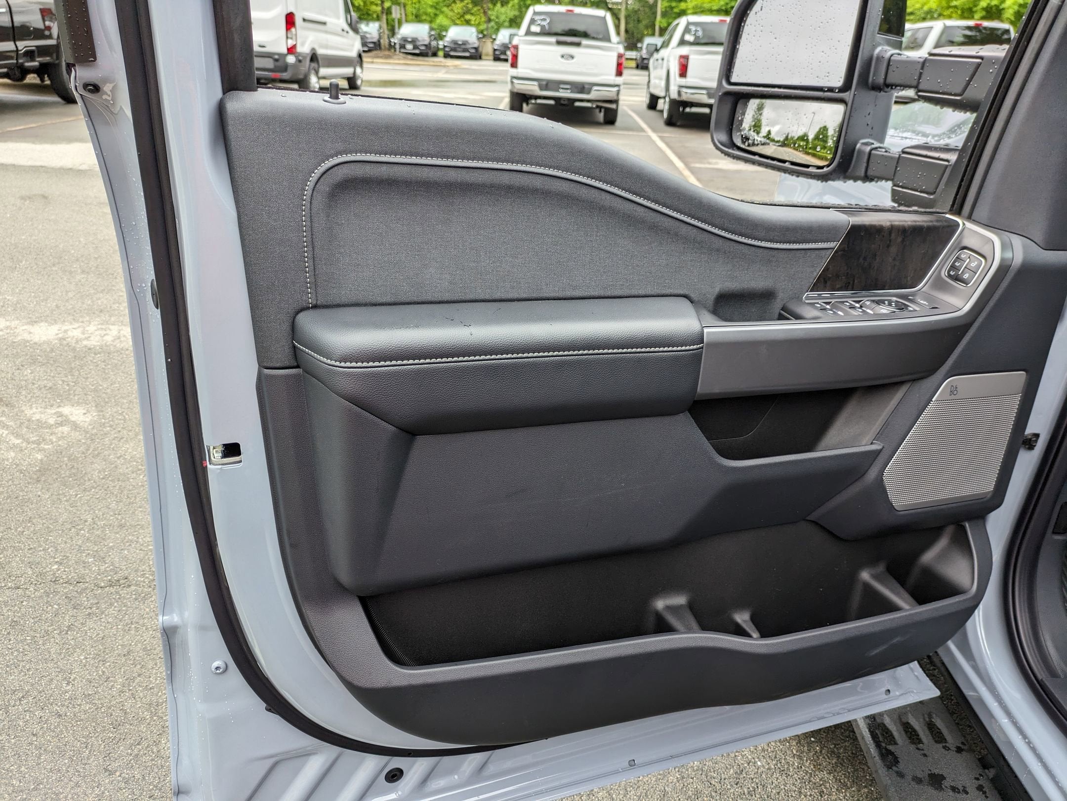 2025 Ford Super Duty F-350 SRW LARIAT