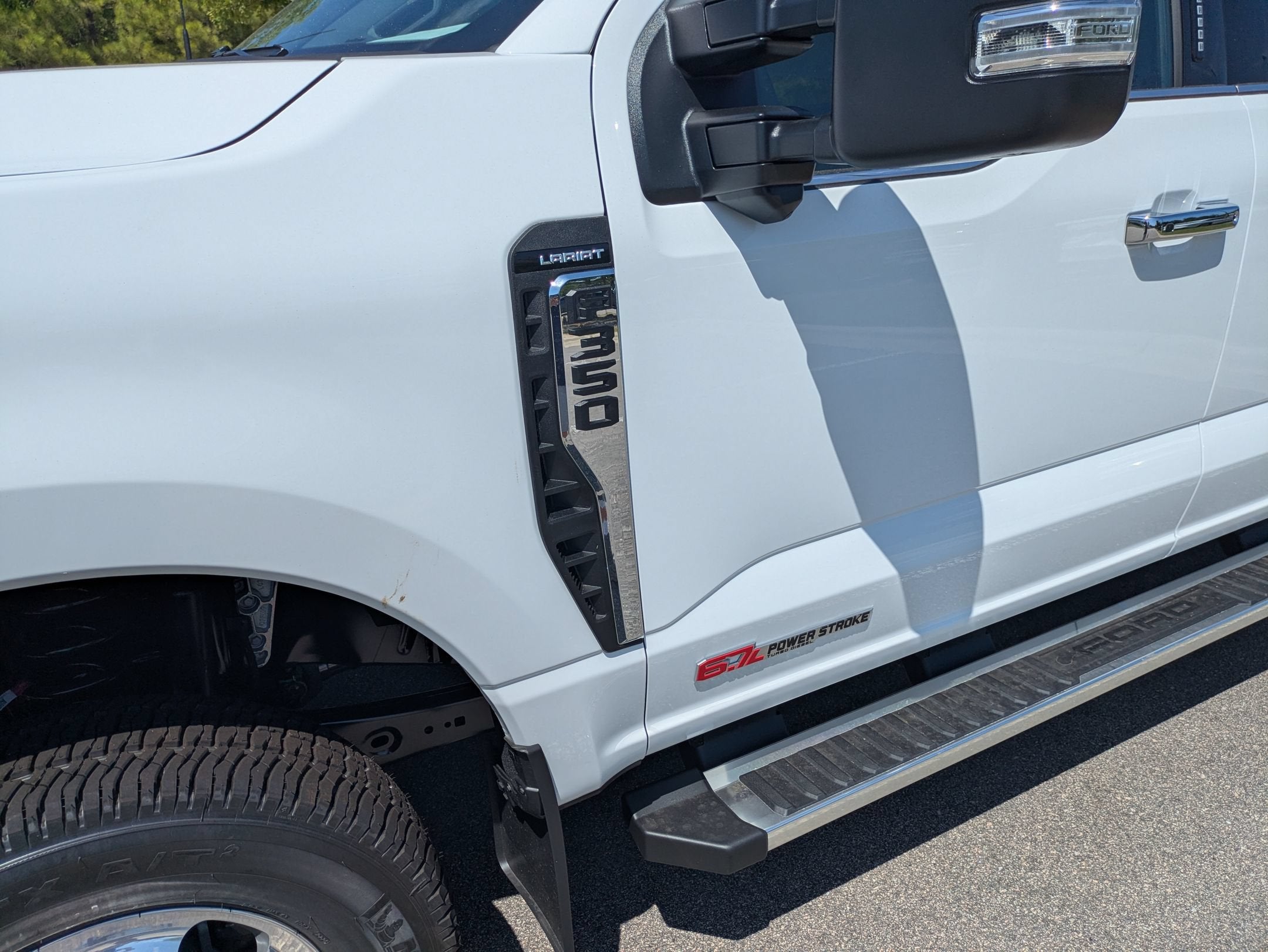 2026 Ford Super Duty F-350 DRW LARIAT