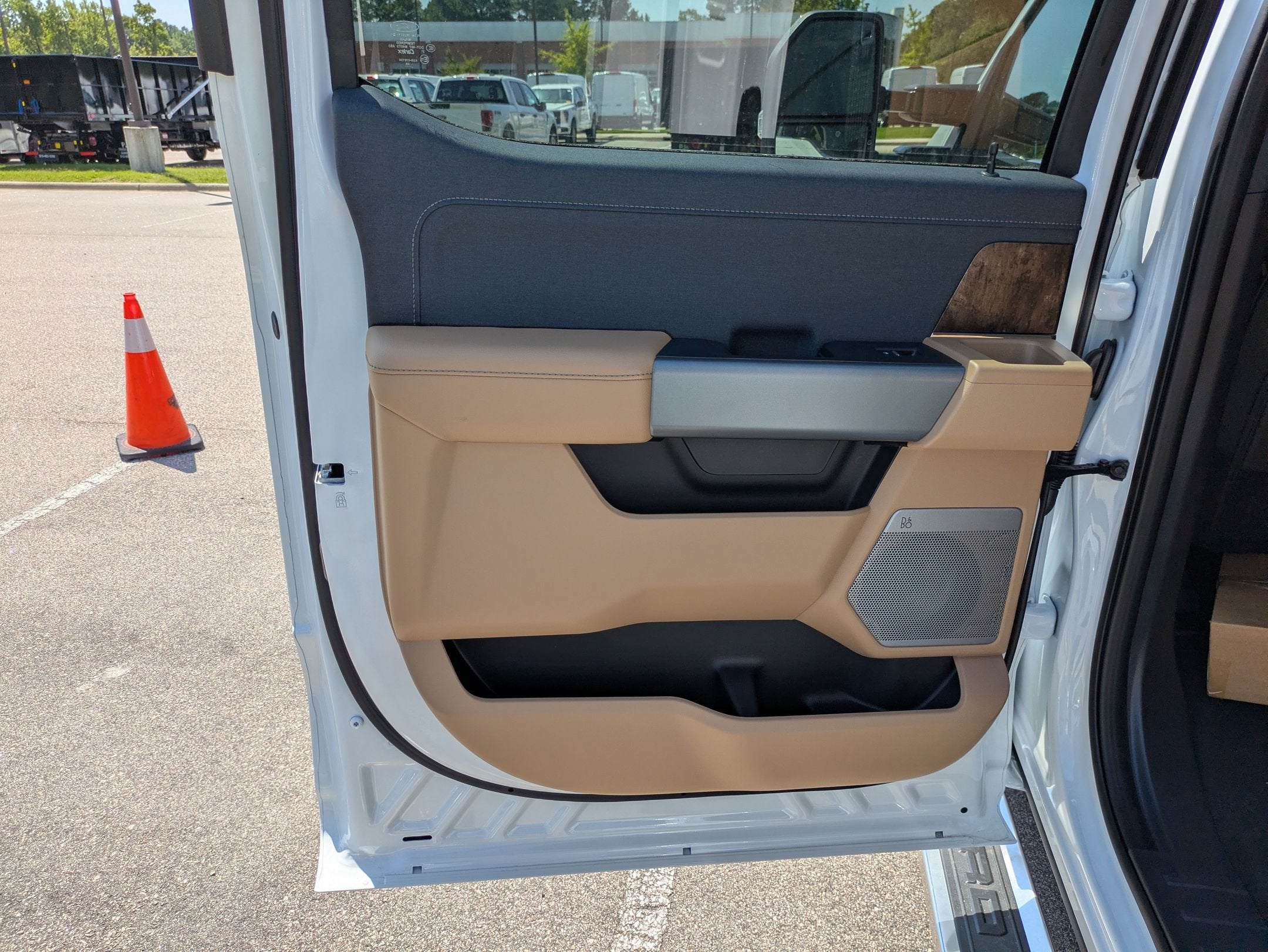 2026 Ford Super Duty F-350 DRW LARIAT