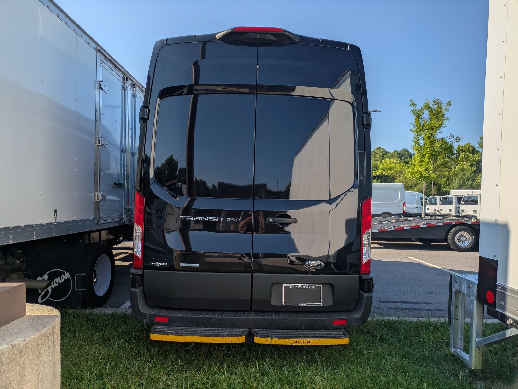 2023 Ford Transit Cargo Van T-250 148" EL Hi Rf 9070 GVWR RWD