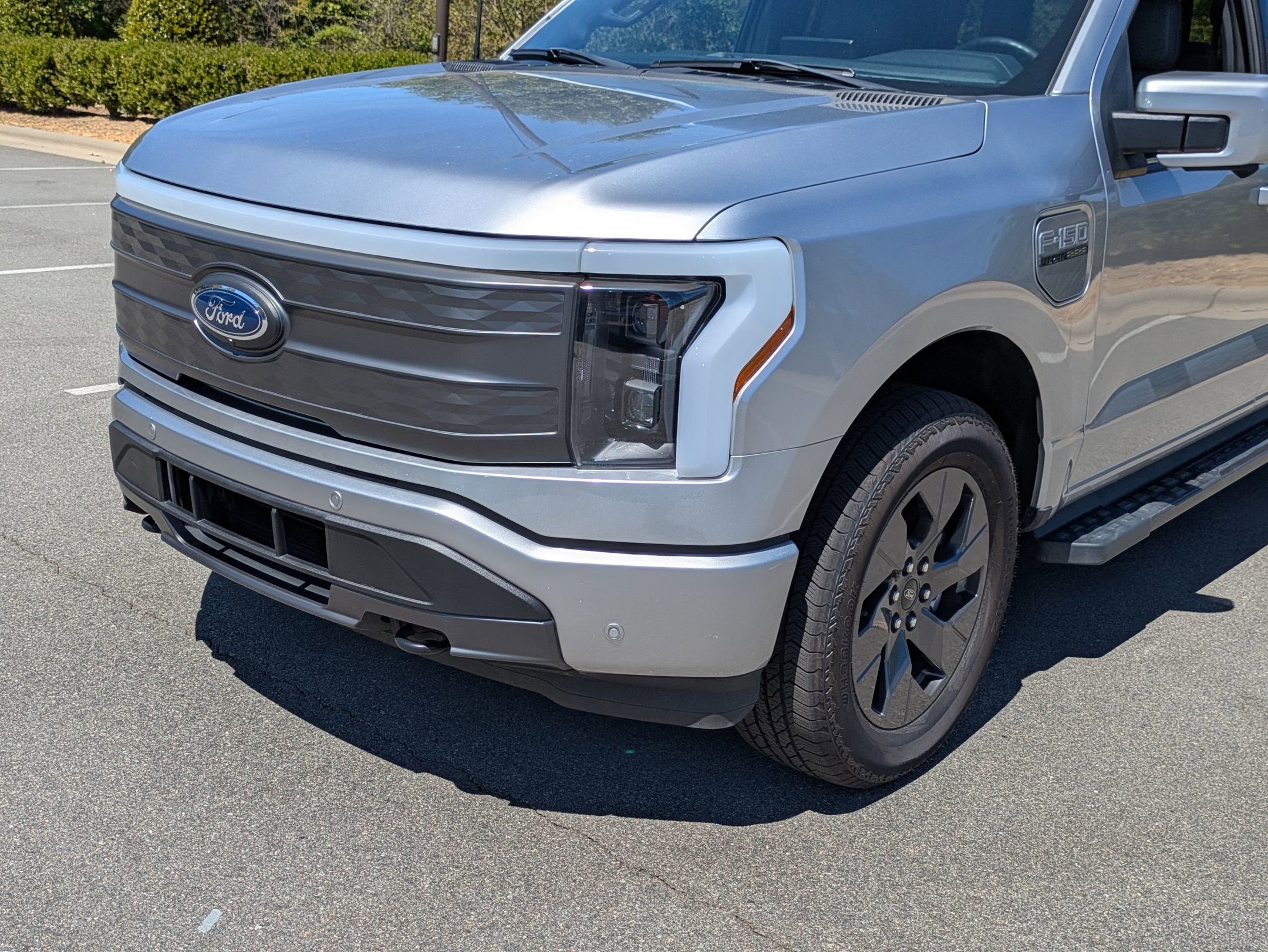 2023 Ford F-150 Lightning LARIAT