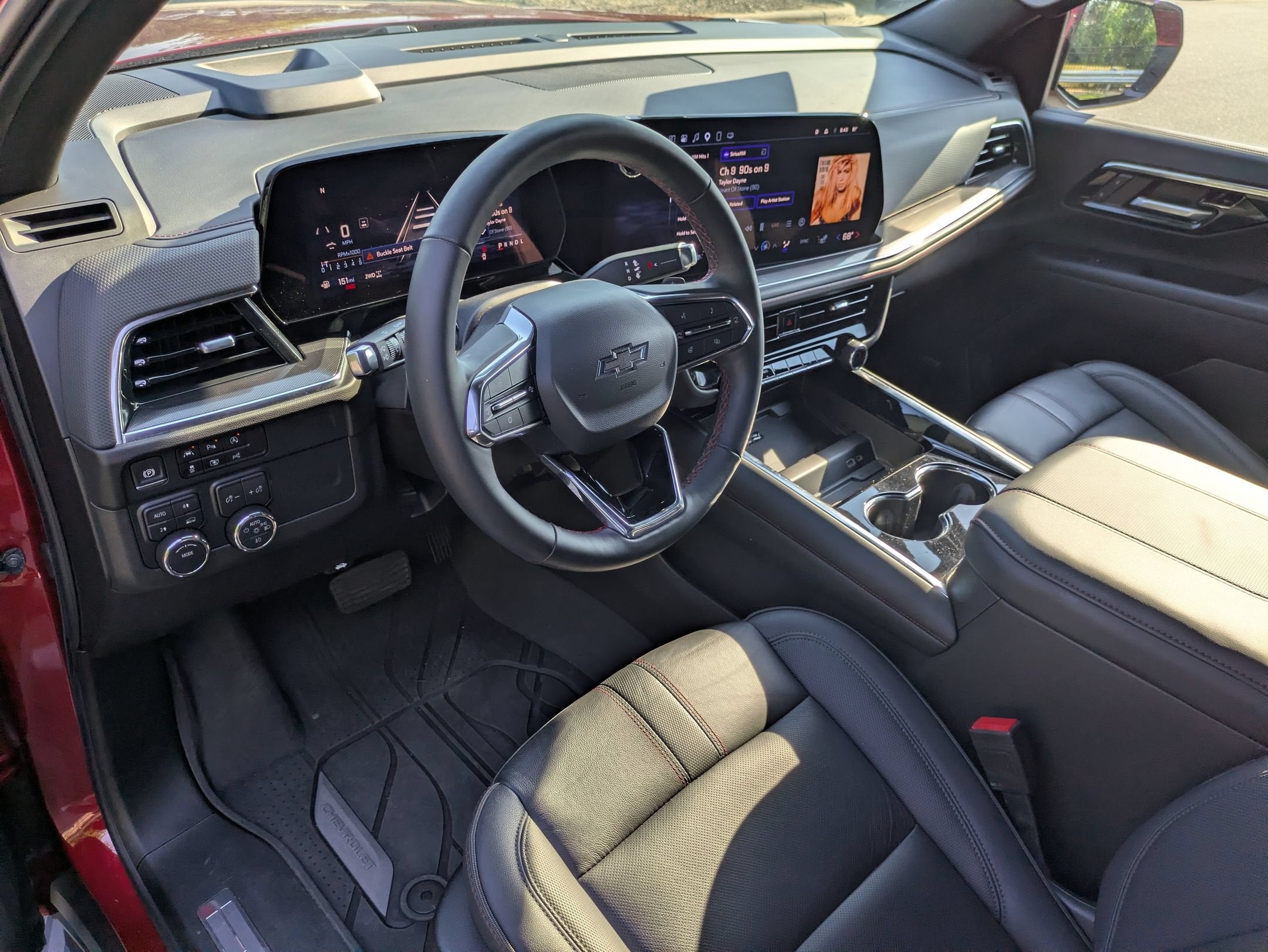 2025 Chevrolet Suburban RST