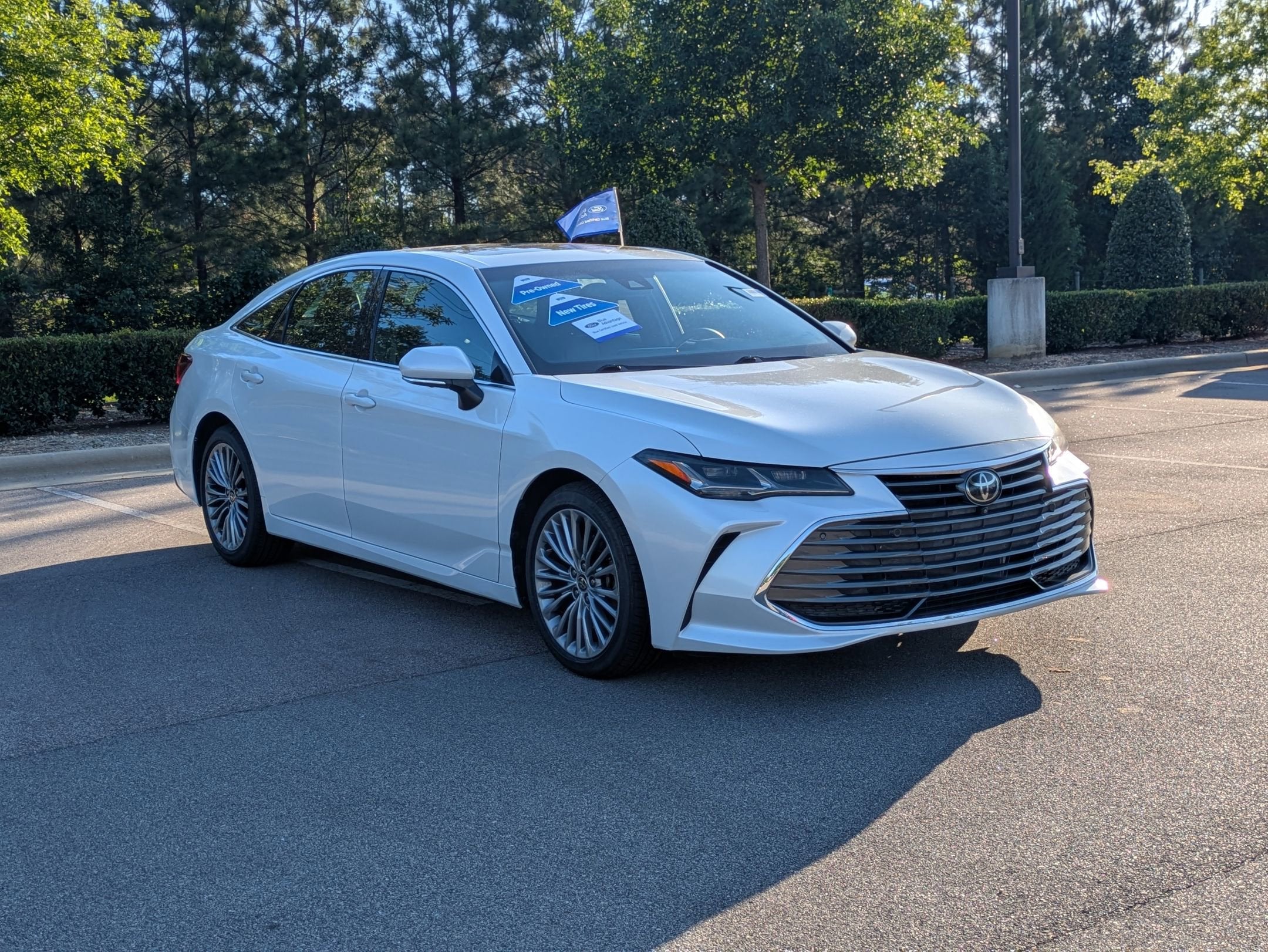 2021 Toyota Avalon Limited's photo