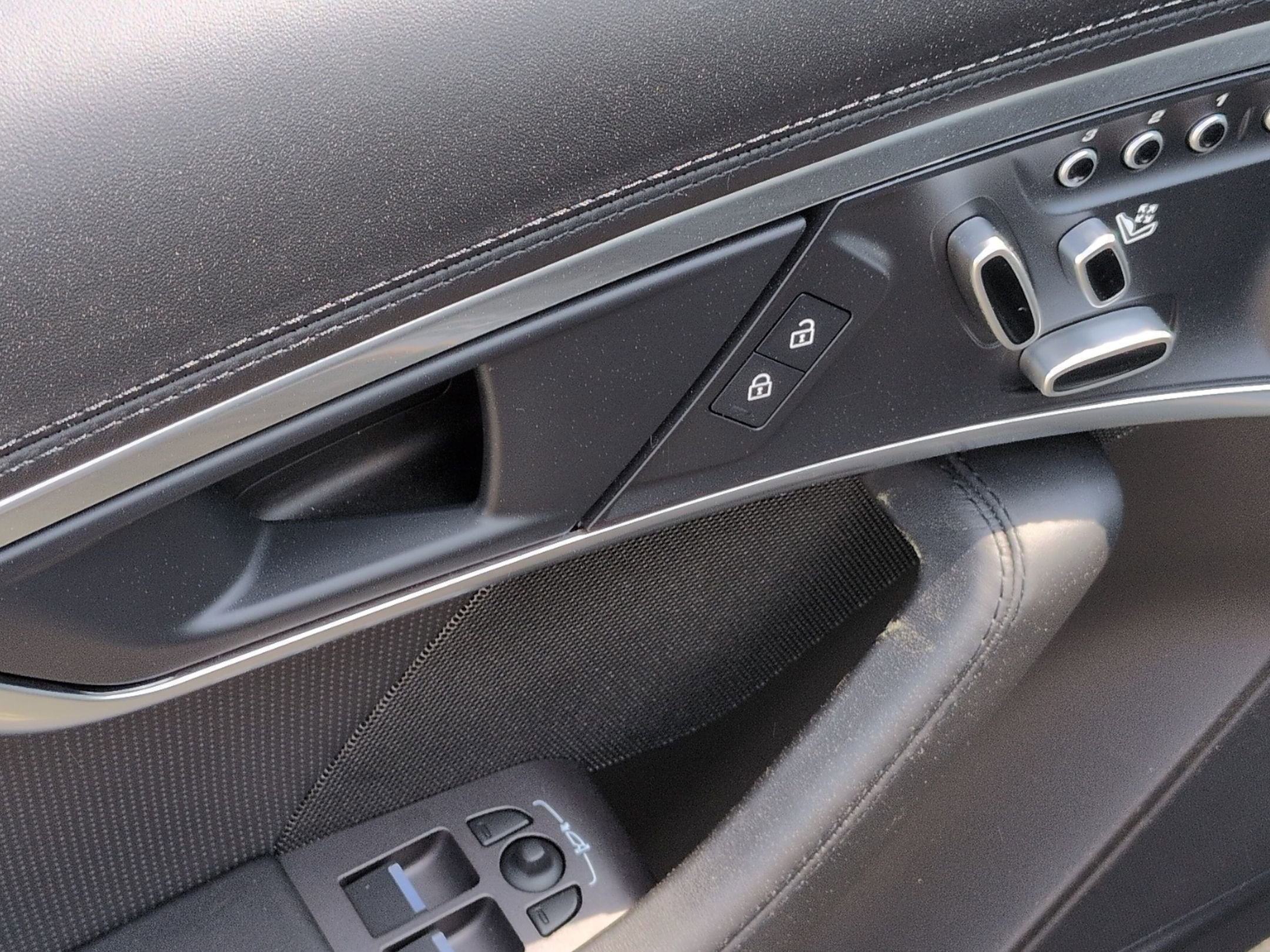 2024 Jaguar F-TYPE R-Dynamic