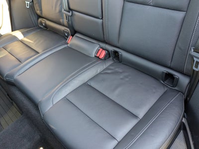 2023 Volvo XC40 Ultimate Dark Theme