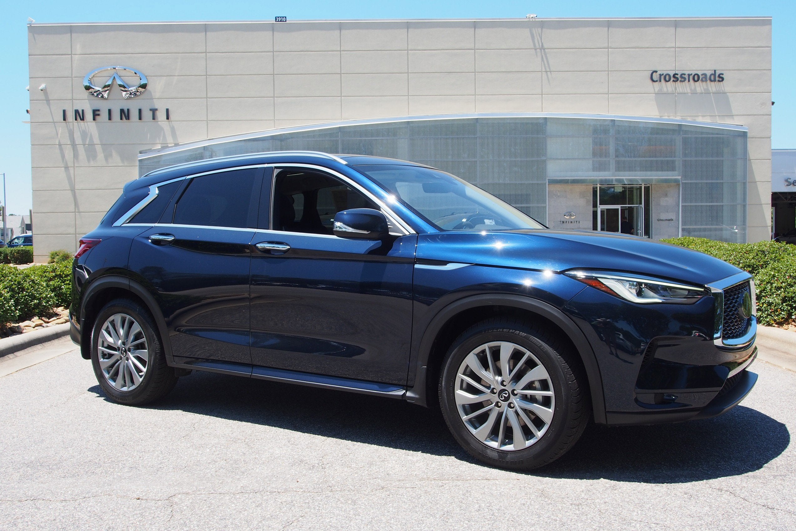 2023 INFINITI QX50 LUXE