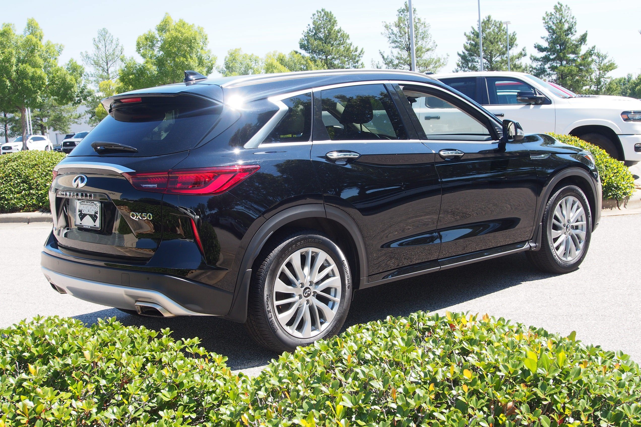 2023 INFINITI QX50 LUXE
