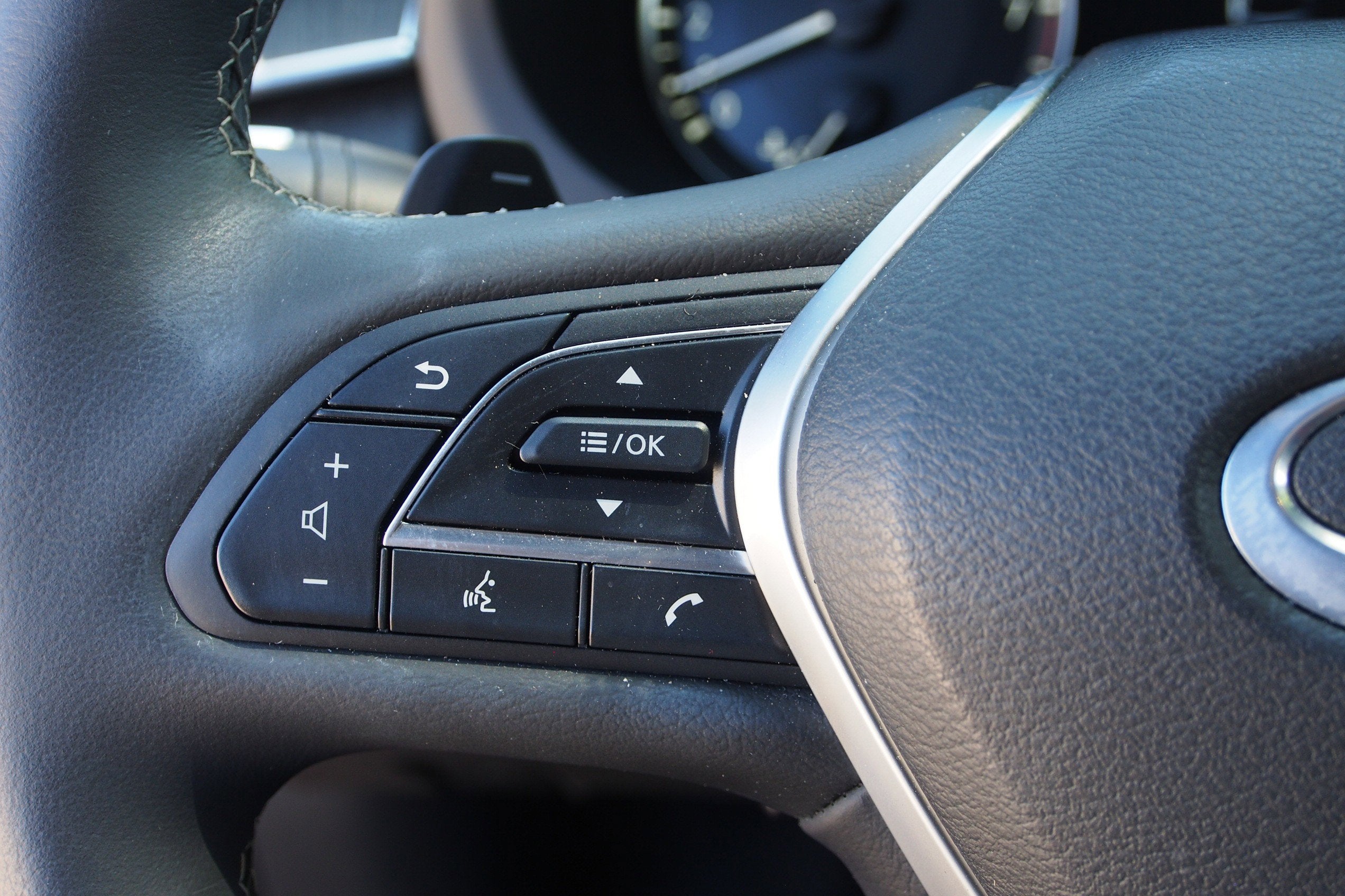 2023 INFINITI QX55 SENSORY