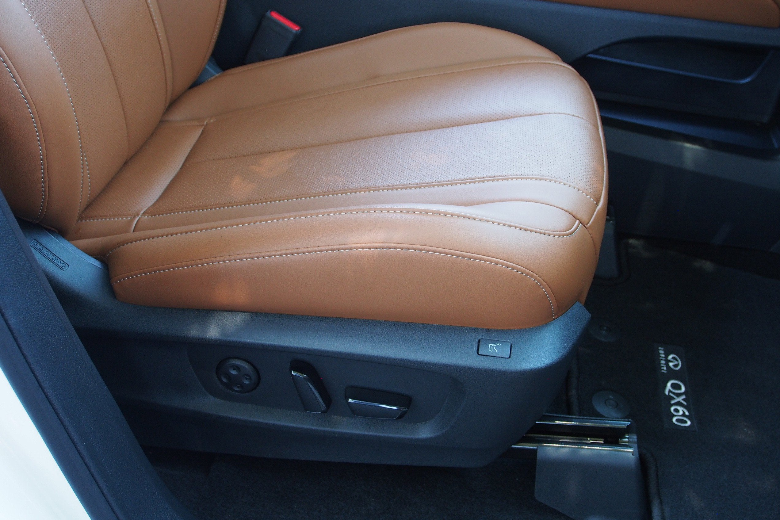 2025 INFINITI QX60 SENSORY