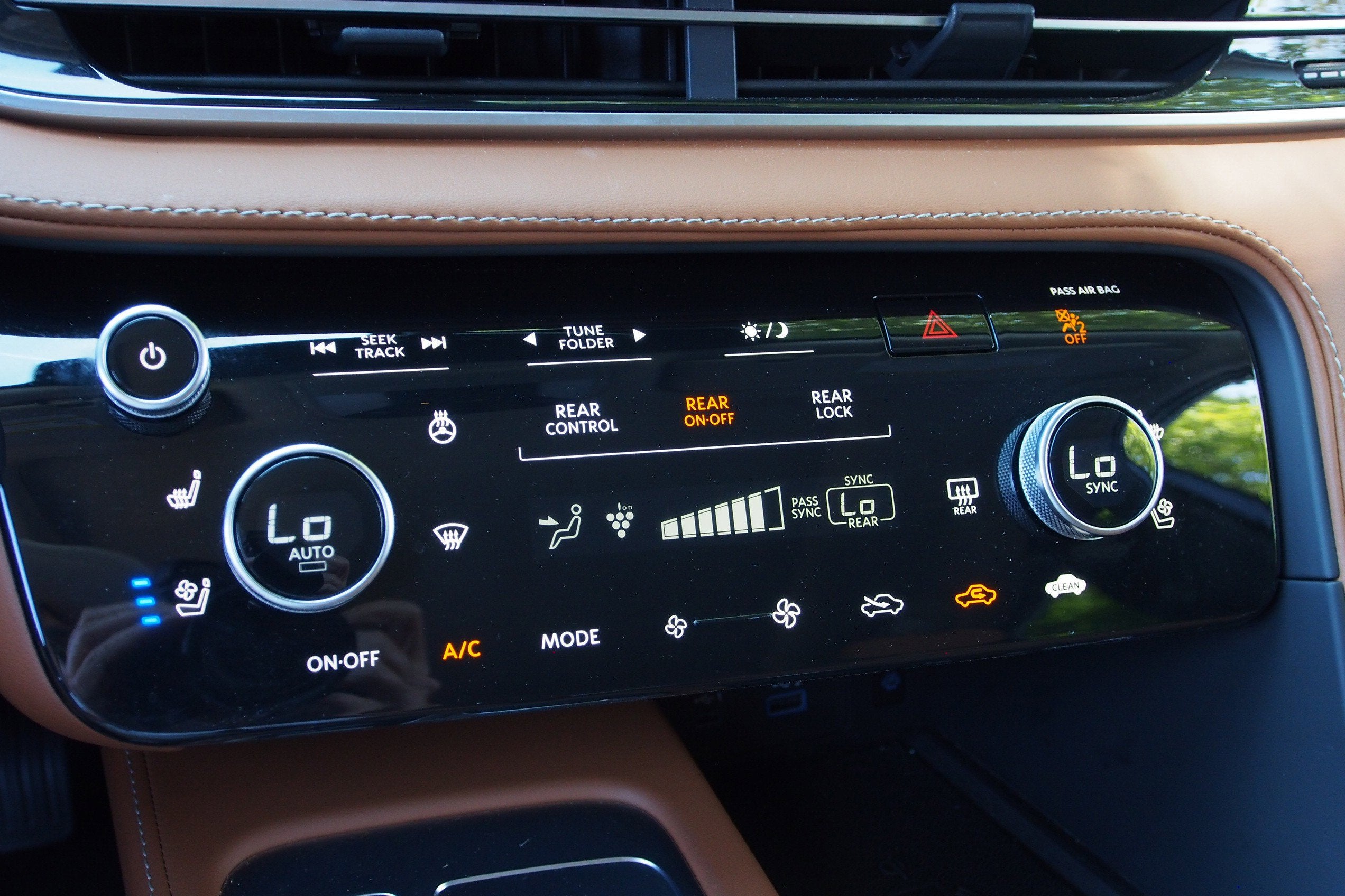 2025 INFINITI QX60 SENSORY