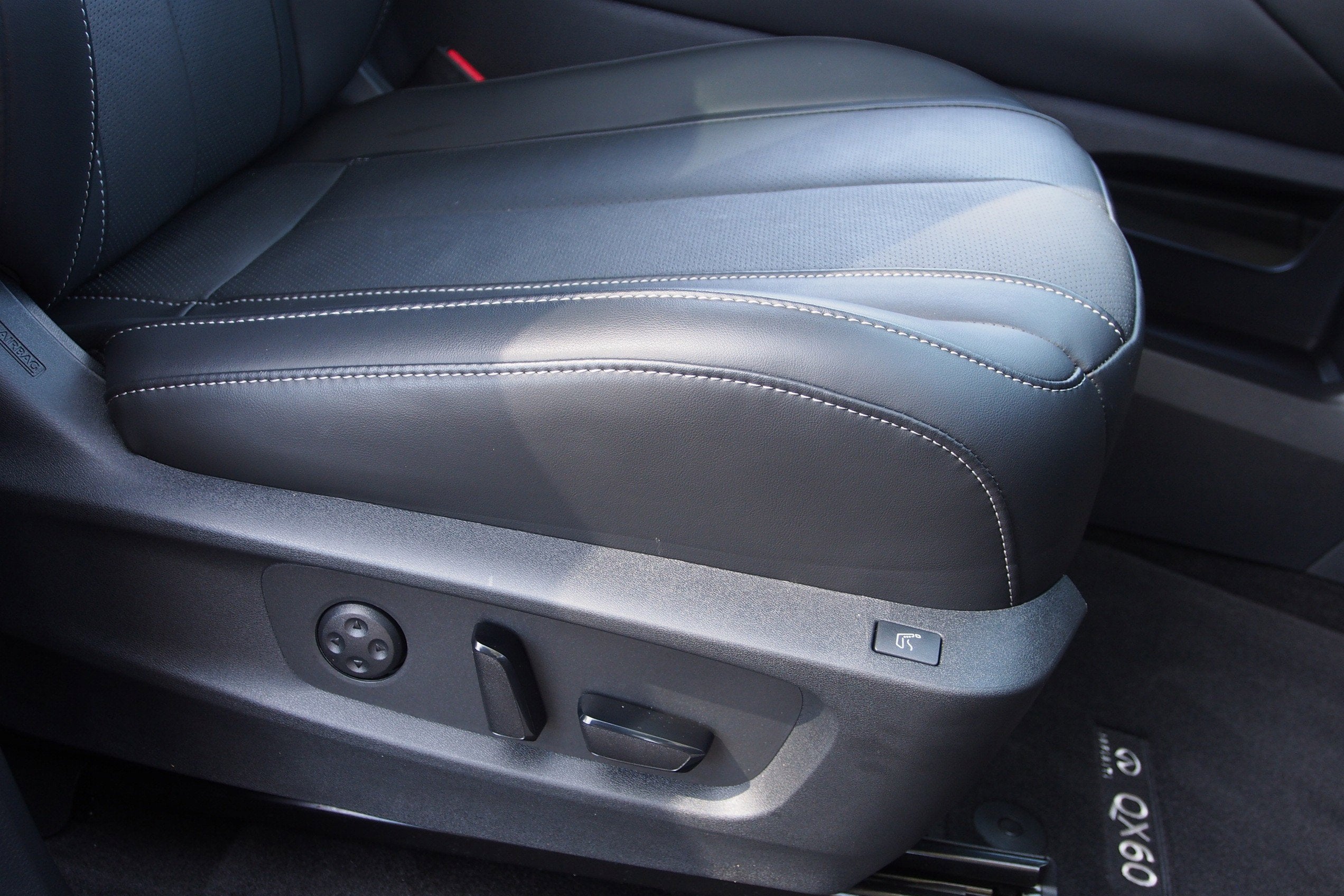 2025 INFINITI QX60 SENSORY