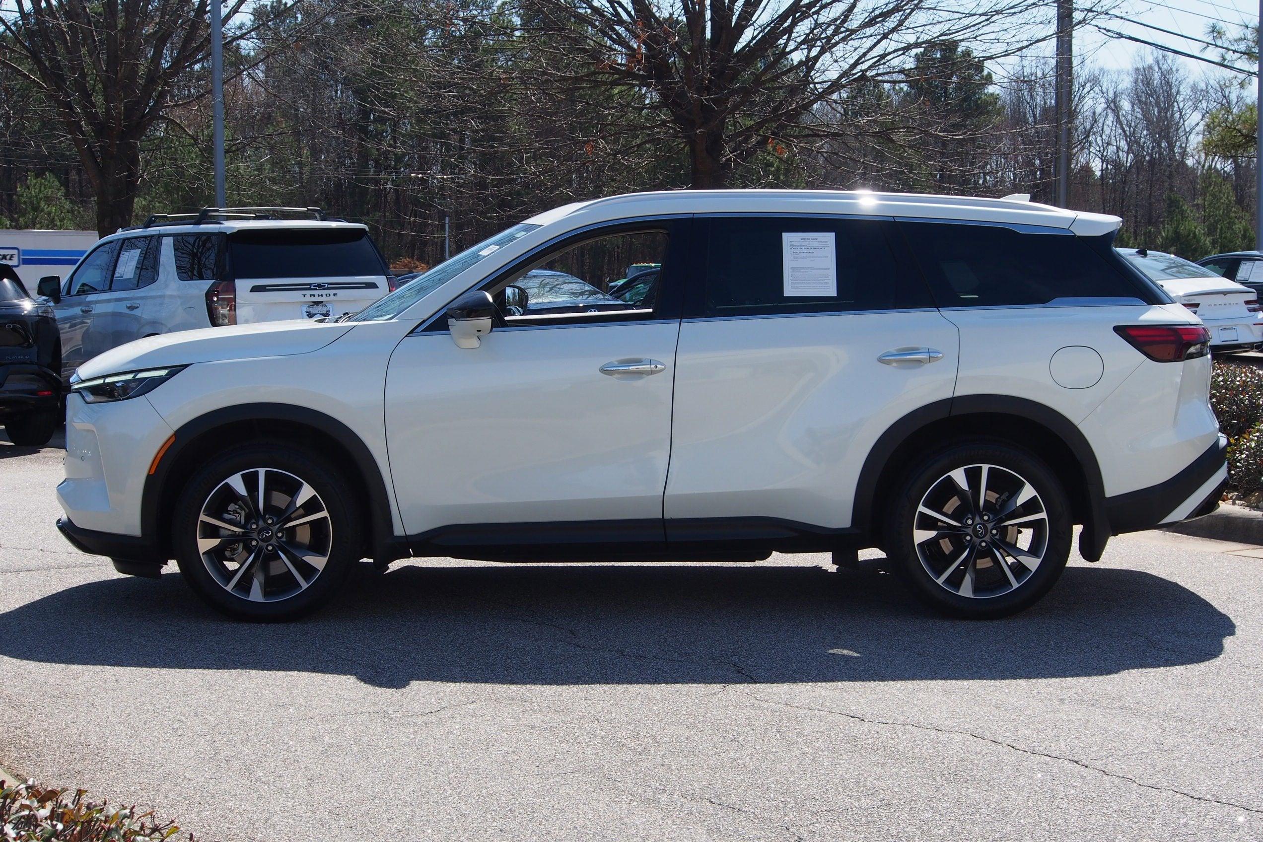 2023 INFINITI QX60 LUXE