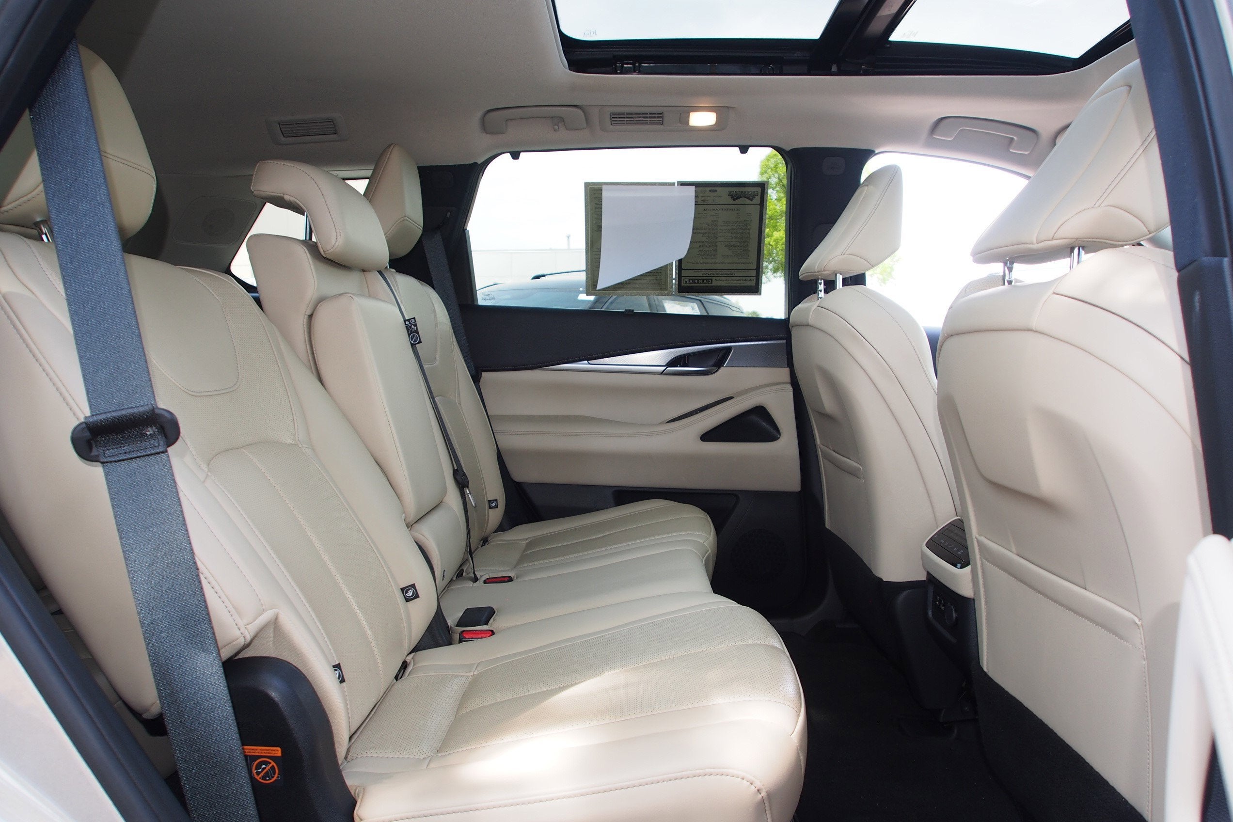 2023 INFINITI QX60 LUXE