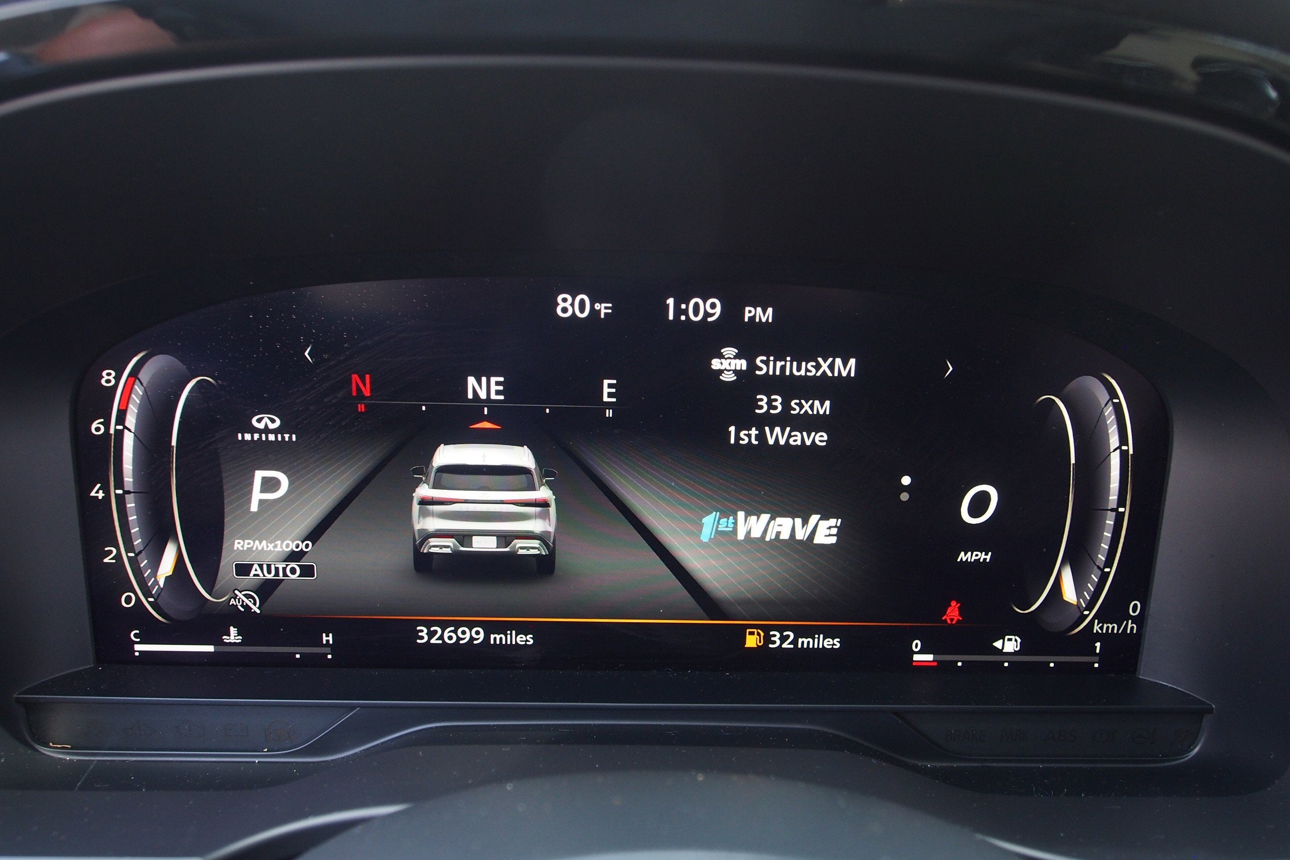 2023 INFINITI QX60 LUXE