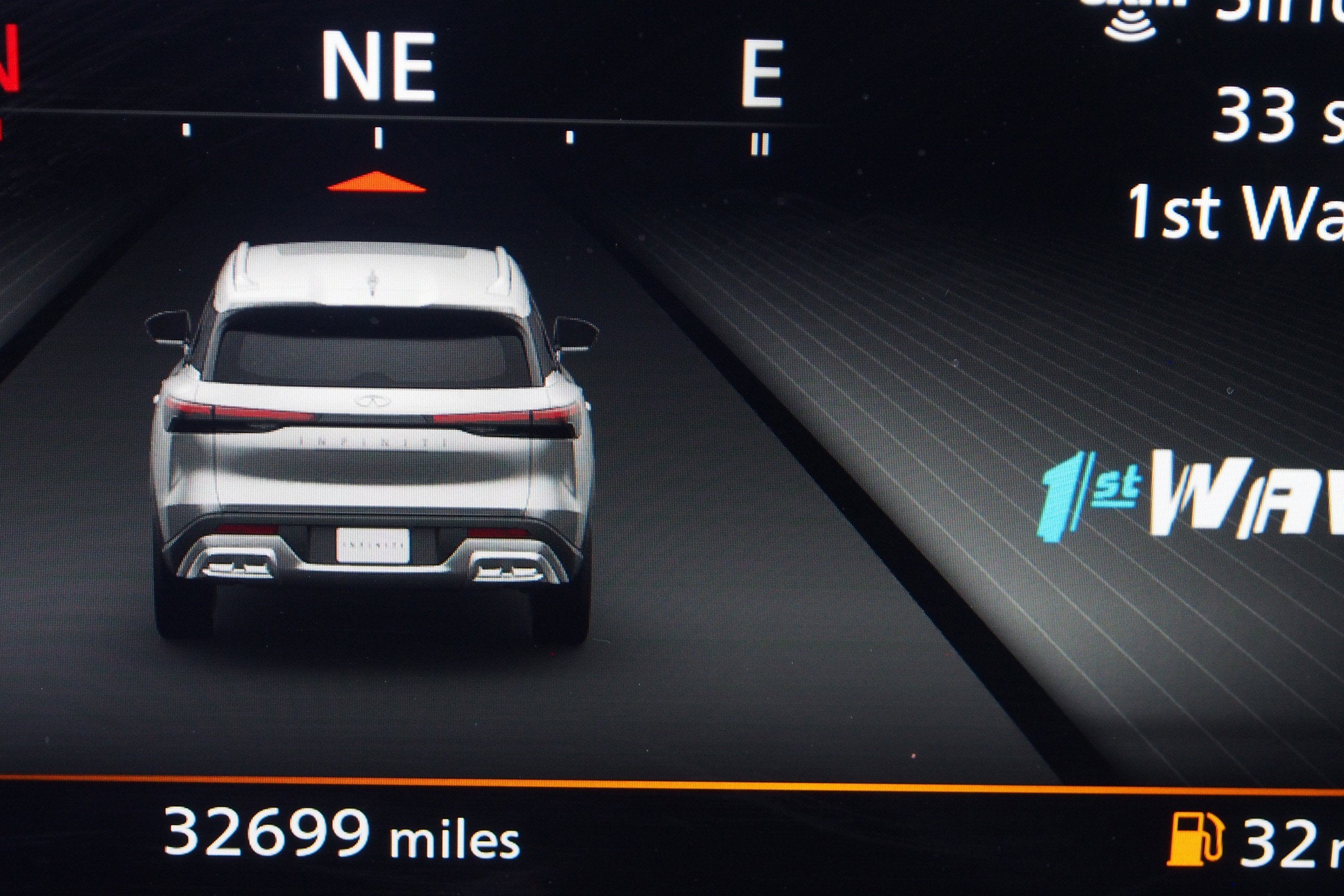 2023 INFINITI QX60 LUXE