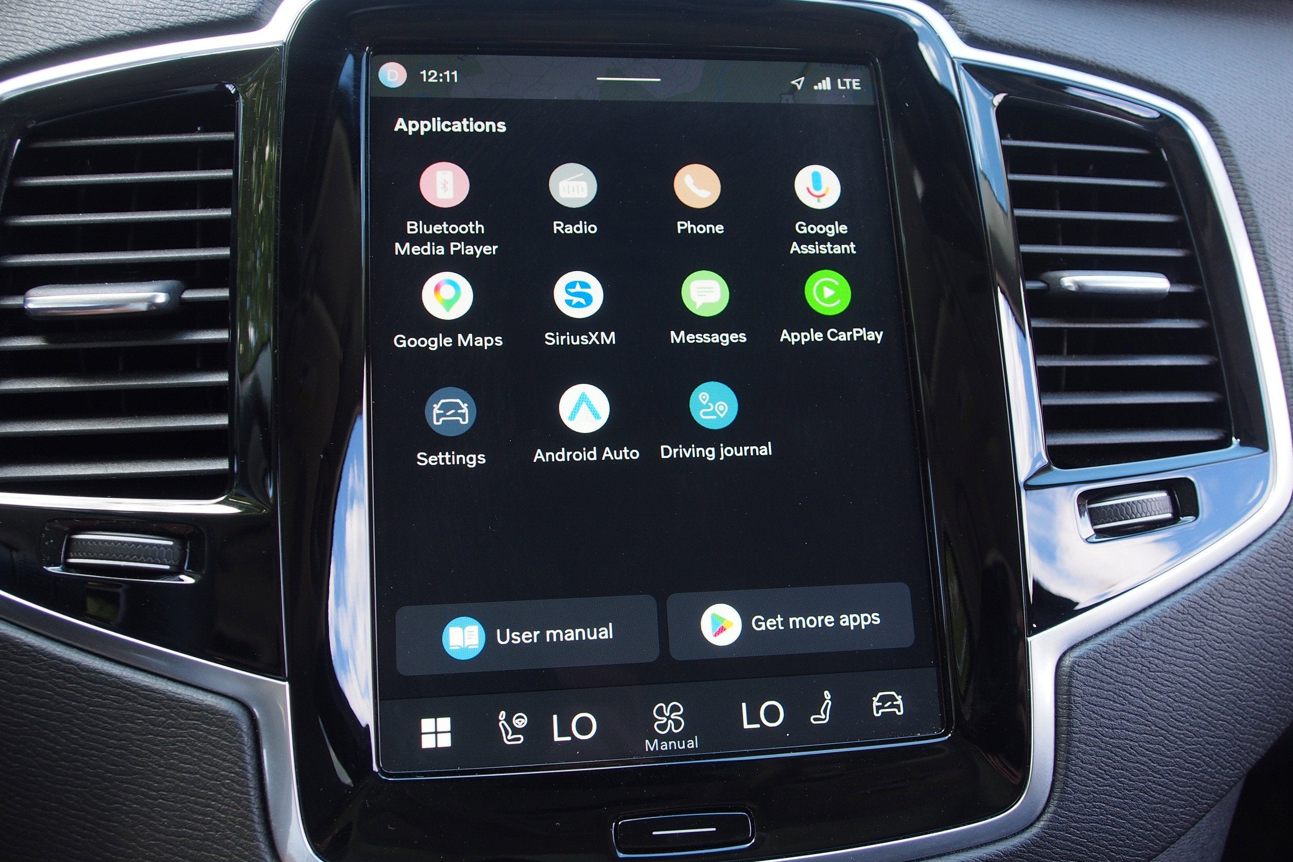 2024 Volvo XC90 Plus Bright Theme