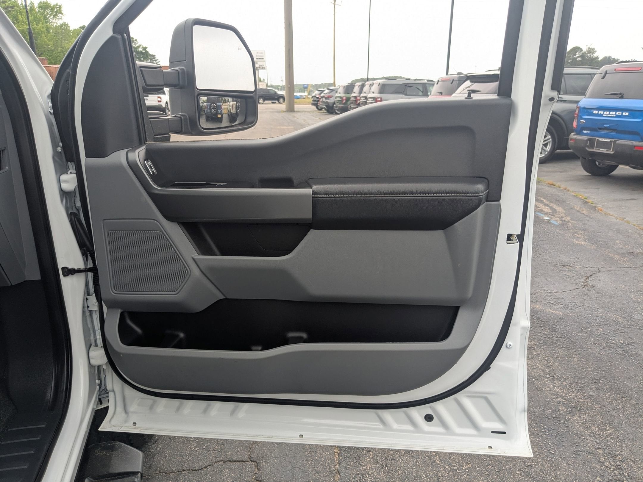 2025 Ford Super Duty F-350 SRW XLT