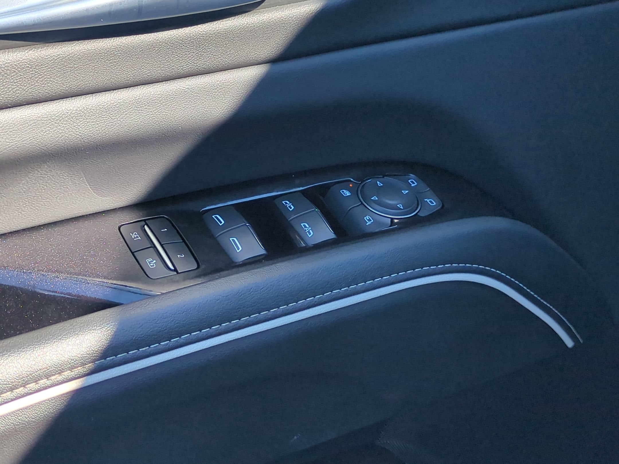 2023 Cadillac Escalade 4WD Premium Luxury