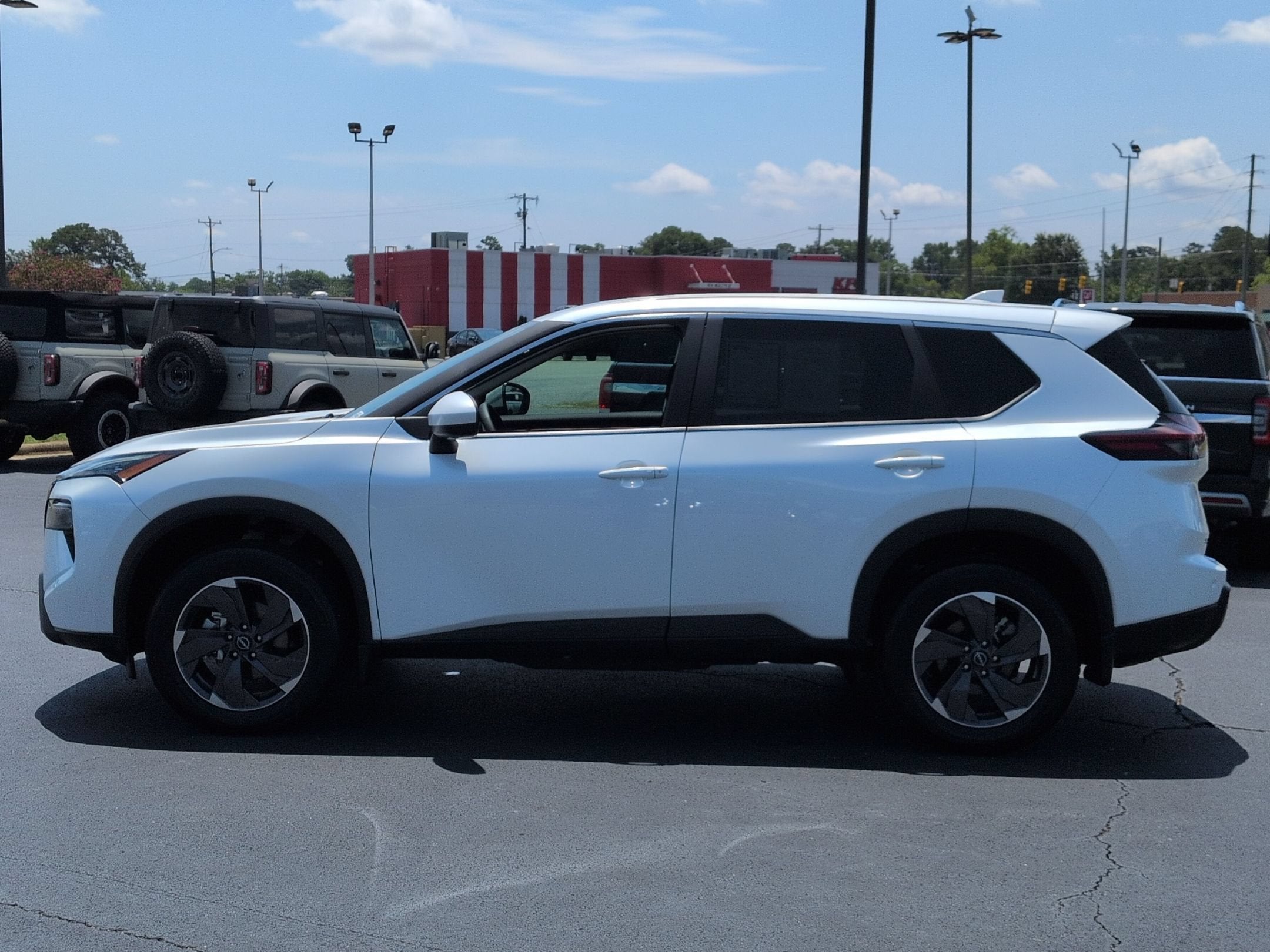 2026 Nissan Rogue SV