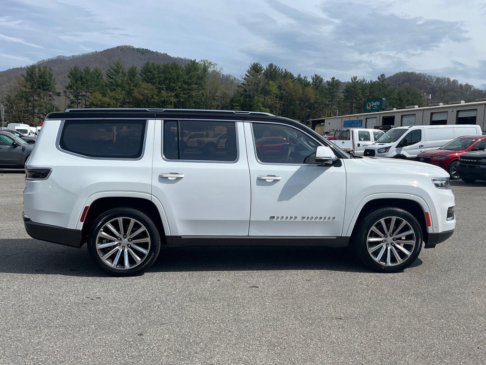 2022 Jeep Grand Wagoneer Series II