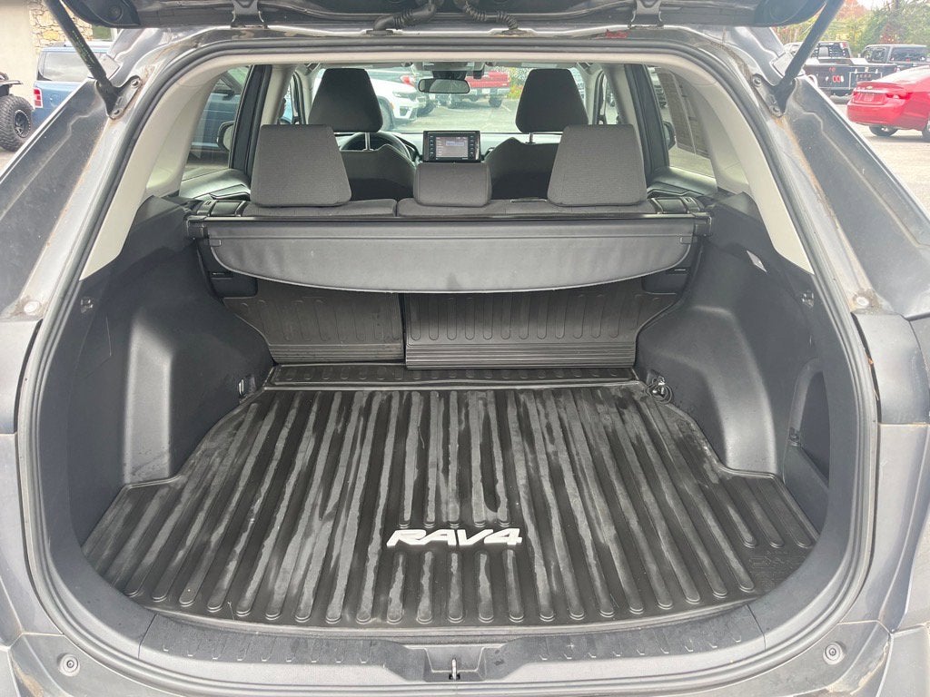 2020 Toyota RAV4 Hybrid XLE