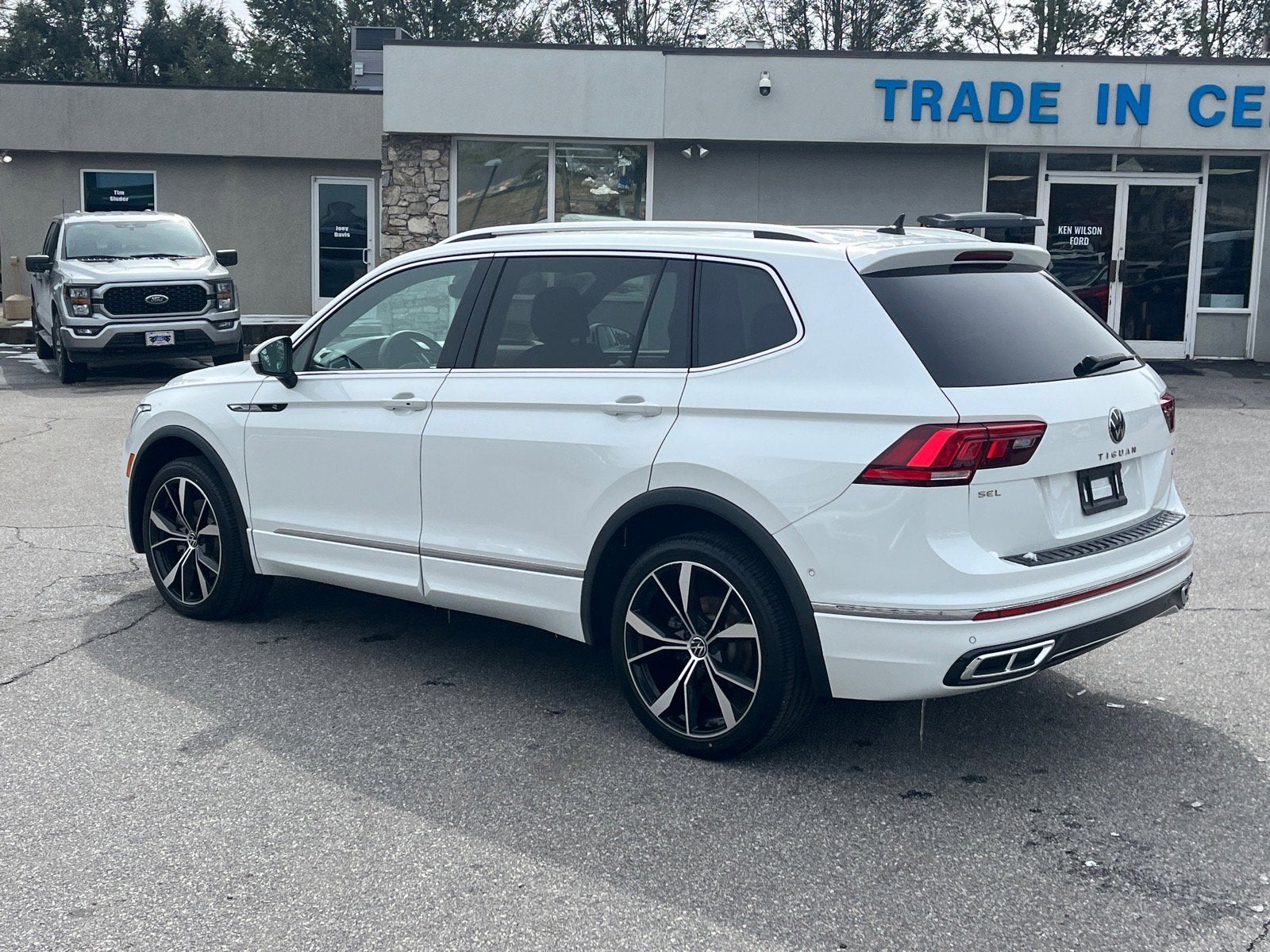 2024 Volkswagen Tiguan SEL R-Line